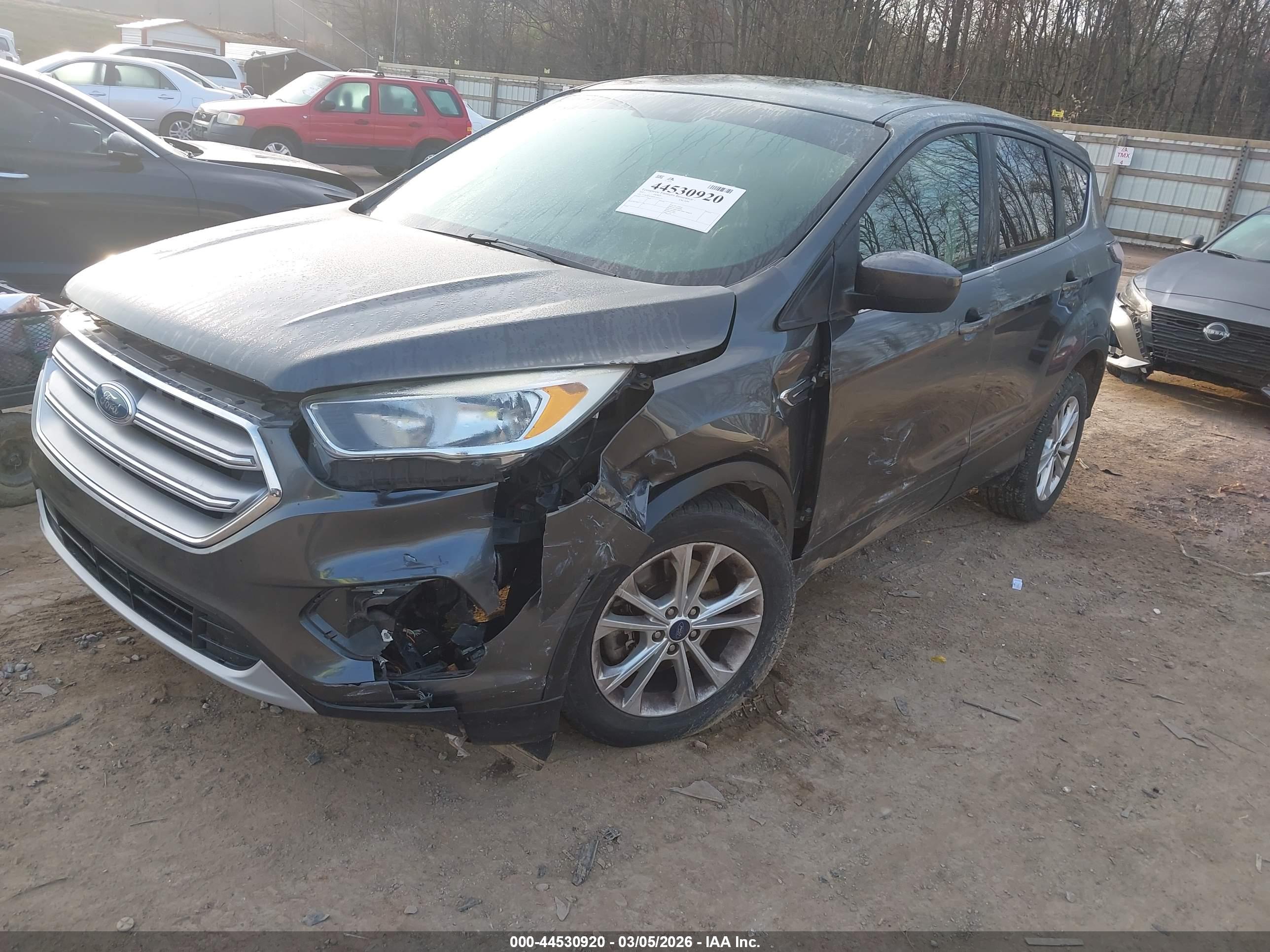 FORD ESCAPE image 2