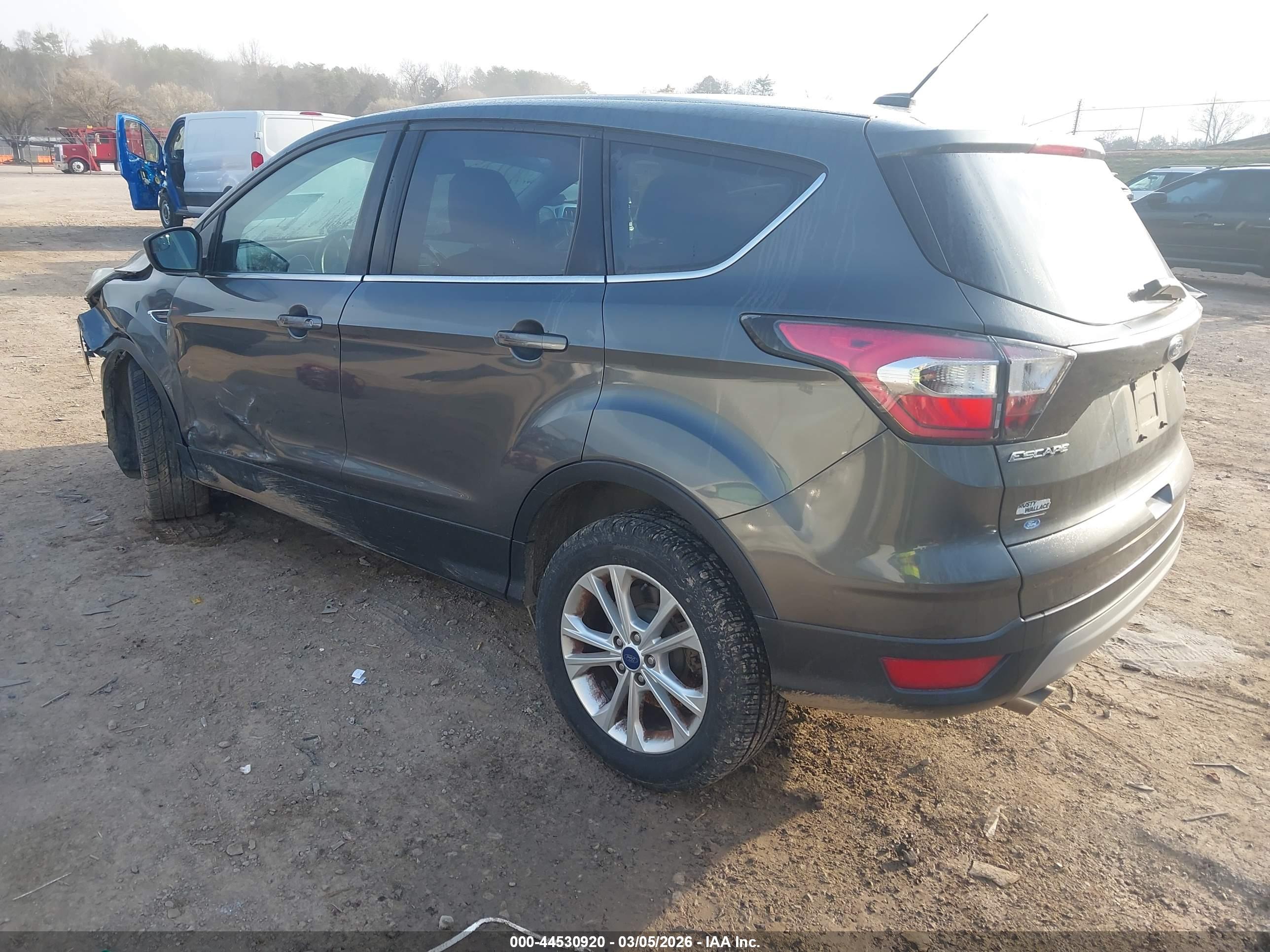 FORD ESCAPE image 3
