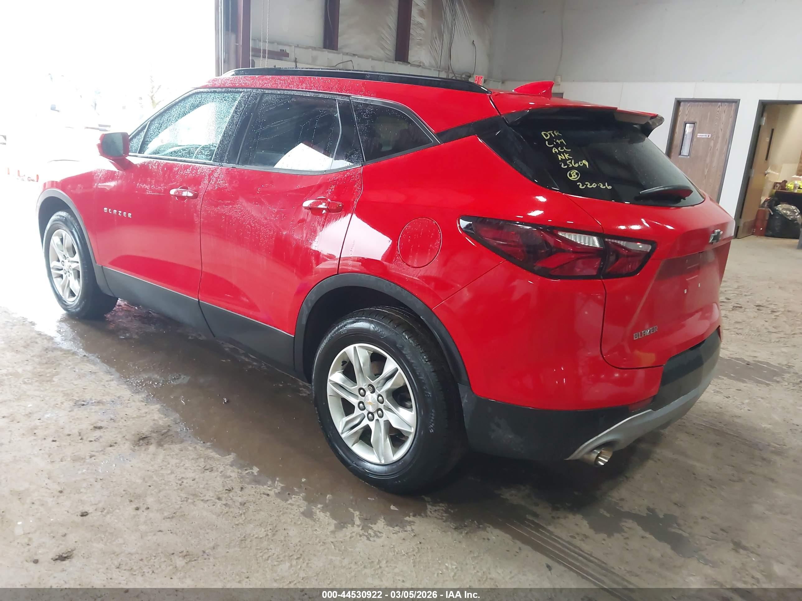 CHEVROLET BLAZER image 3