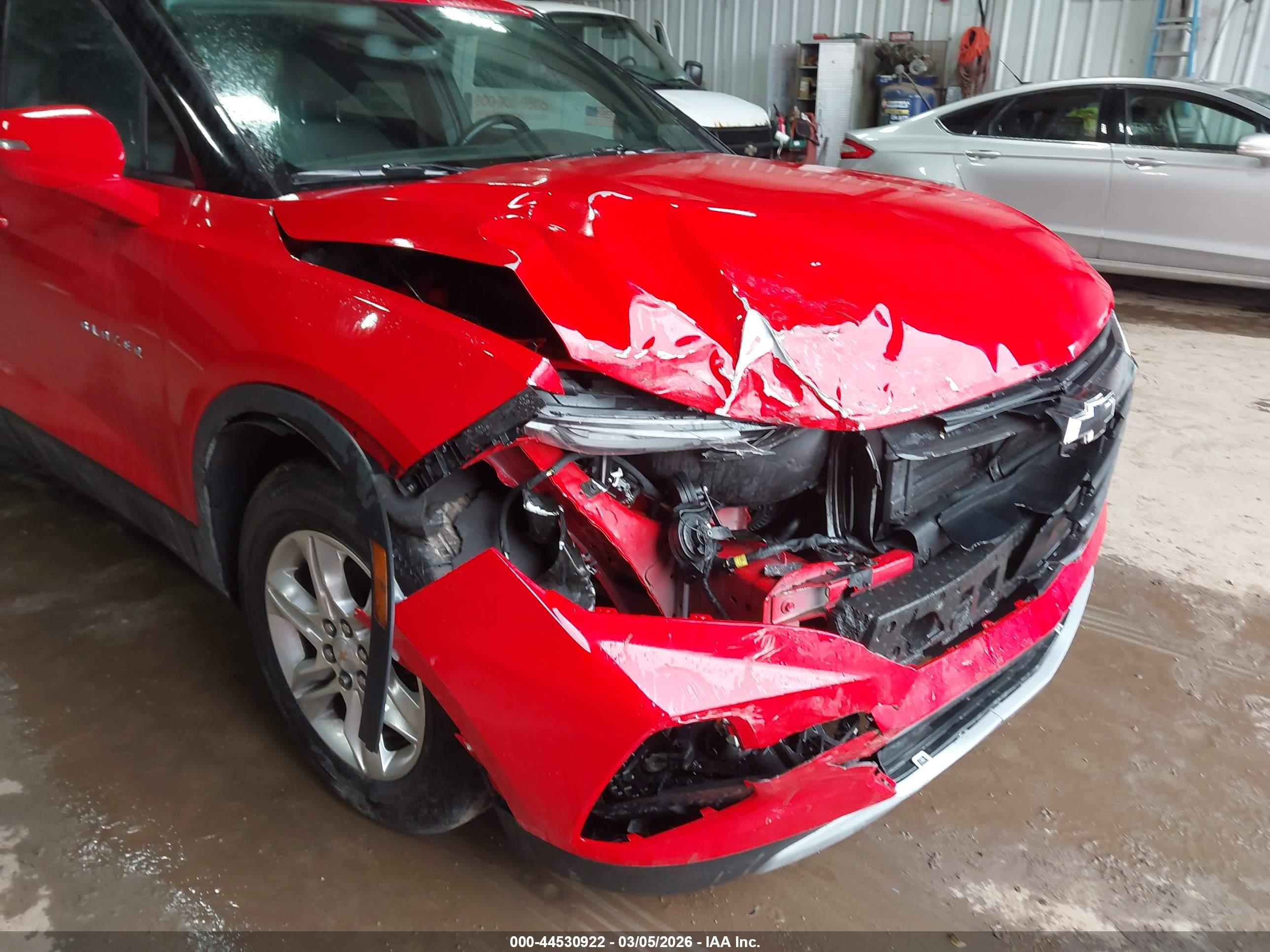 CHEVROLET BLAZER image 6