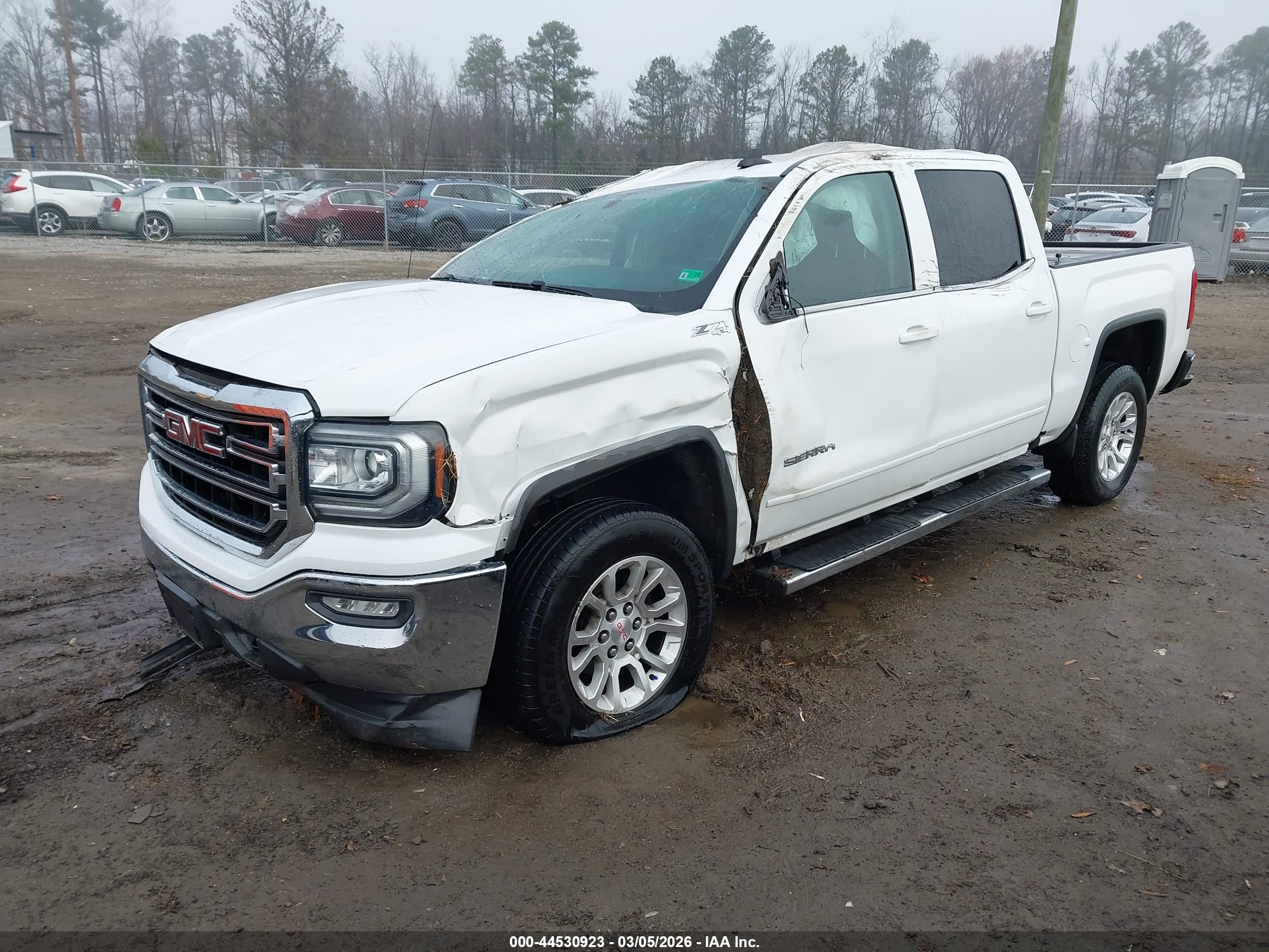GMC SIERRA image 2