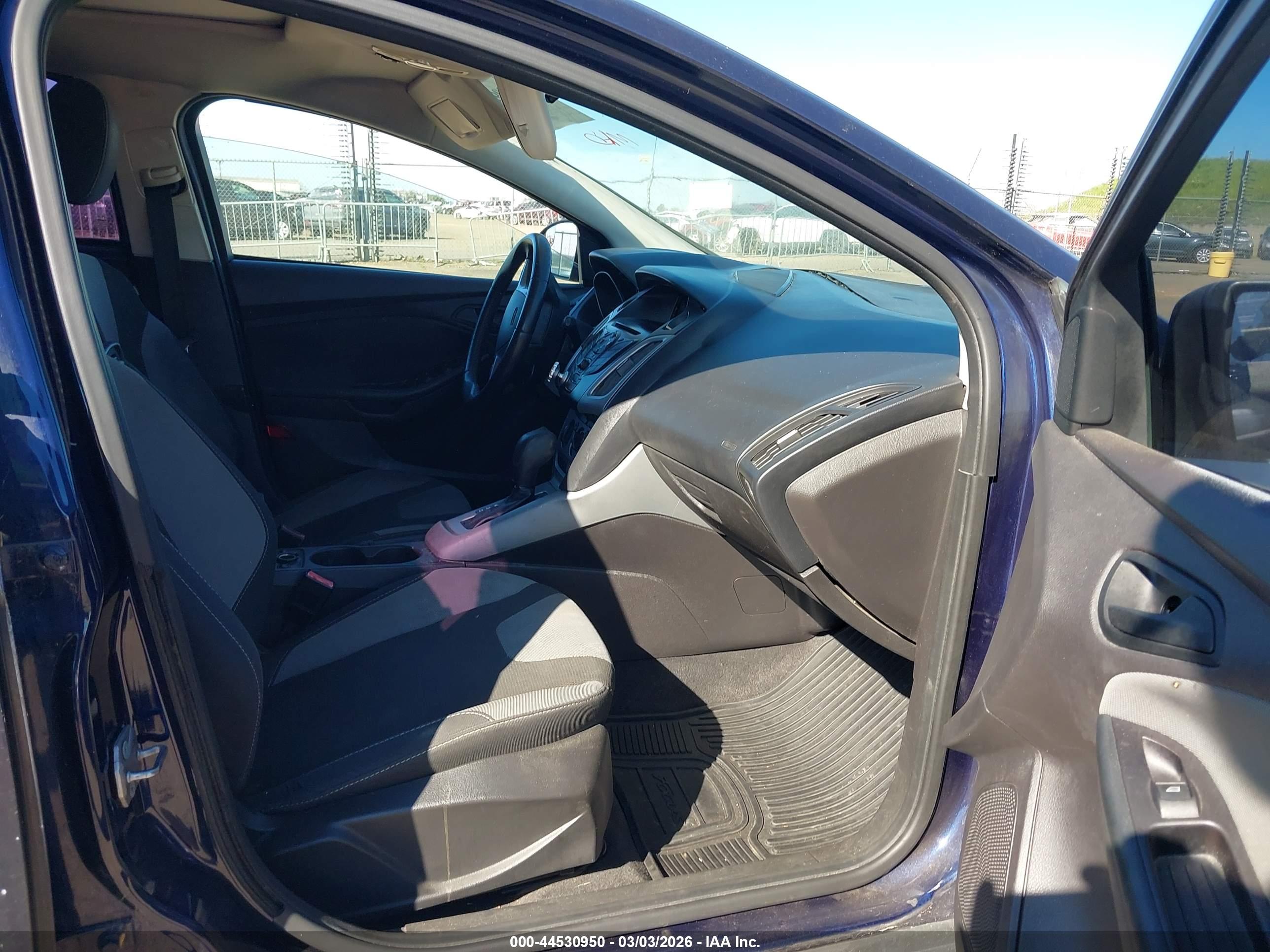 FORD FOCUS image 5