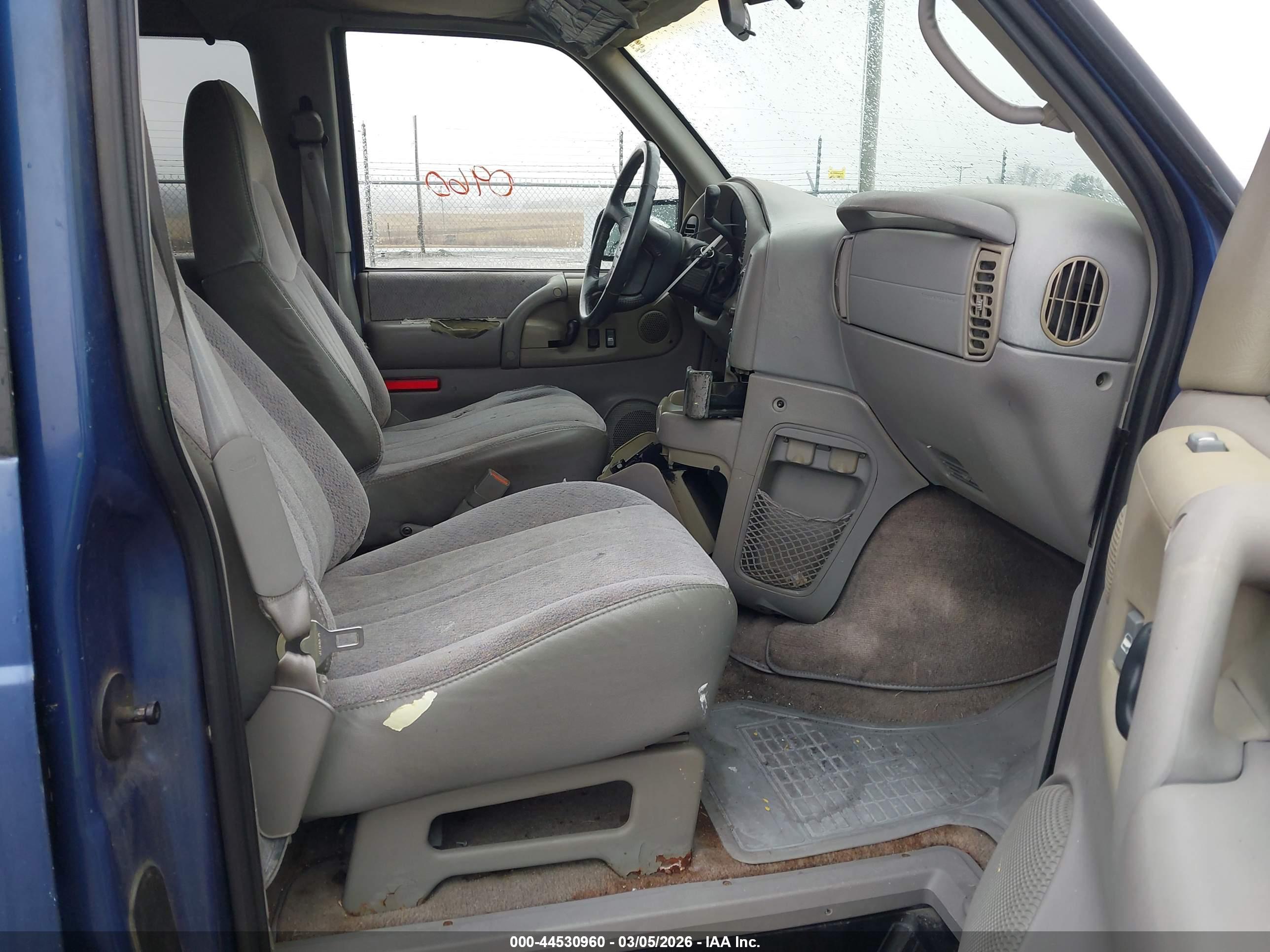 CHEVROLET ASTRO image 5