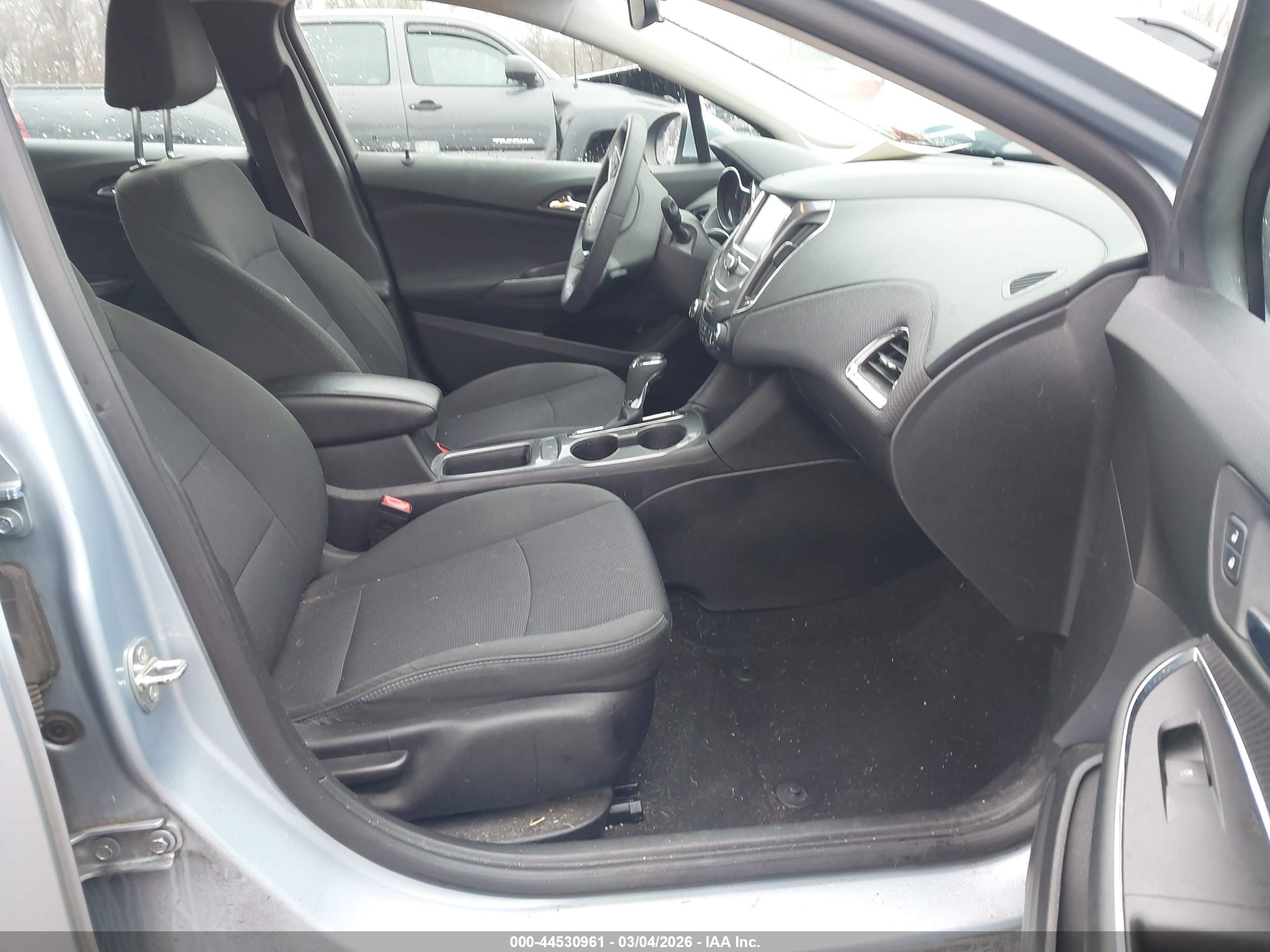 CHEVROLET CRUZE image 5