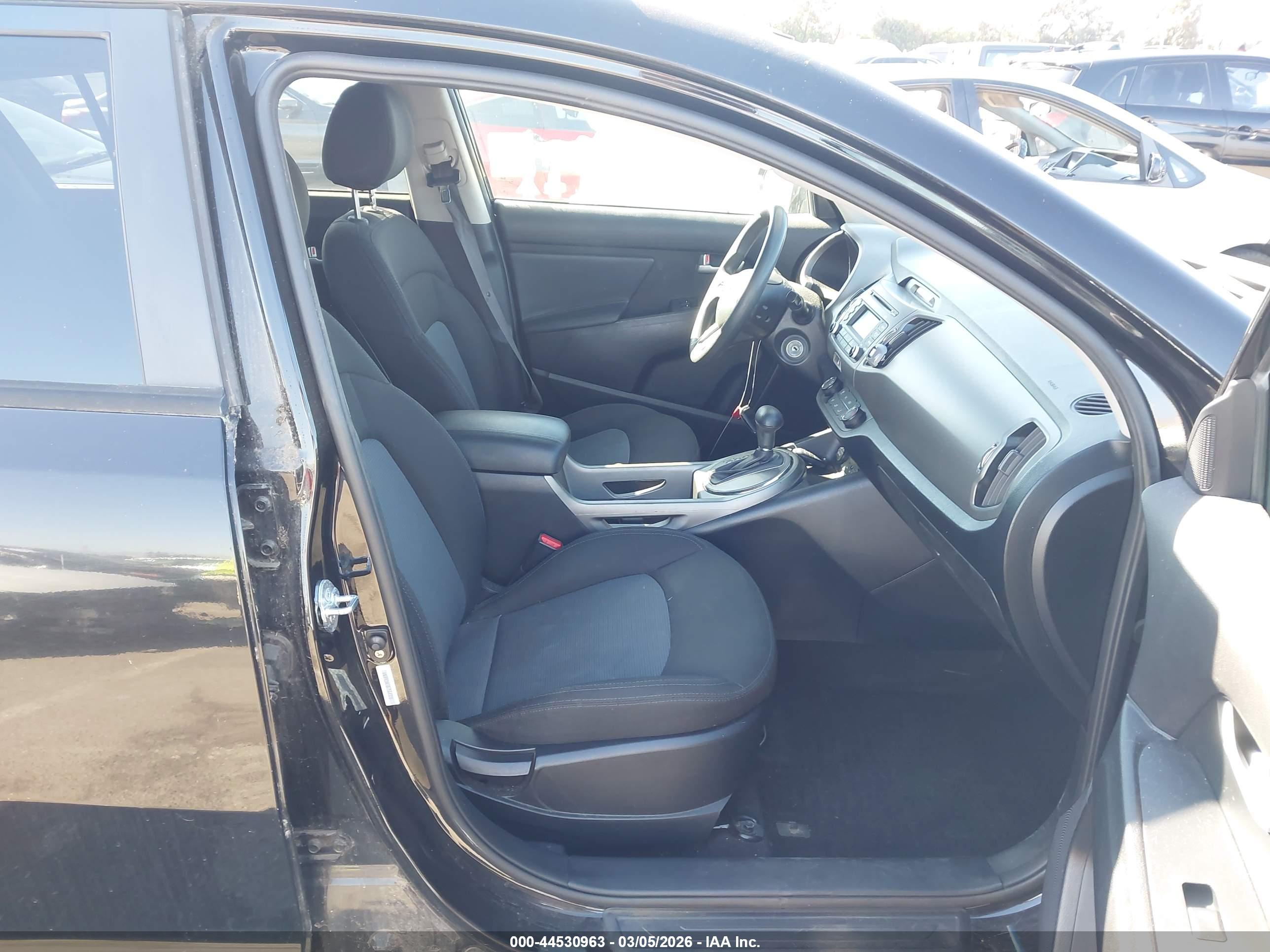 KIA SPORTAGE image 5
