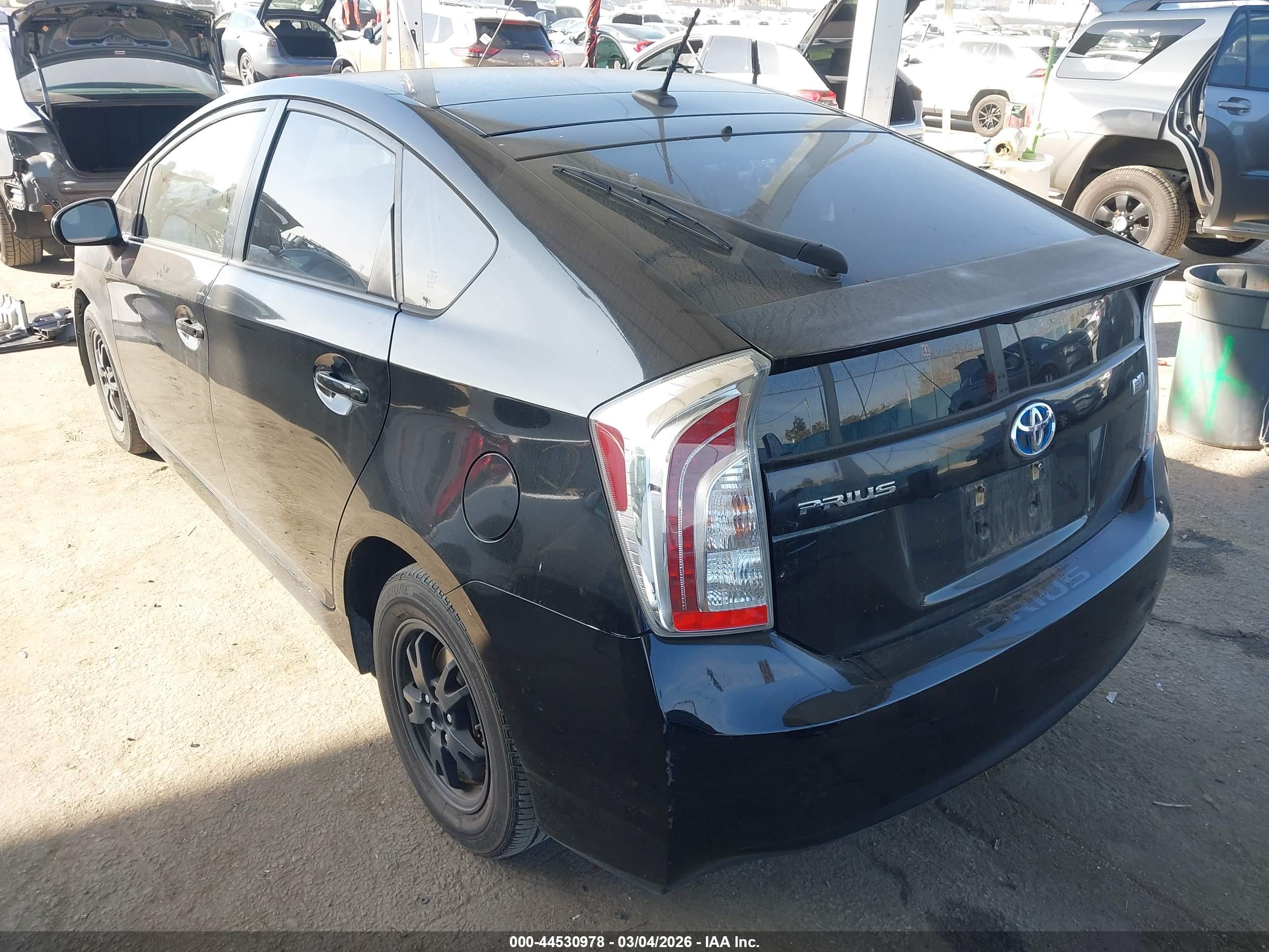 TOYOTA PRIUS image 3