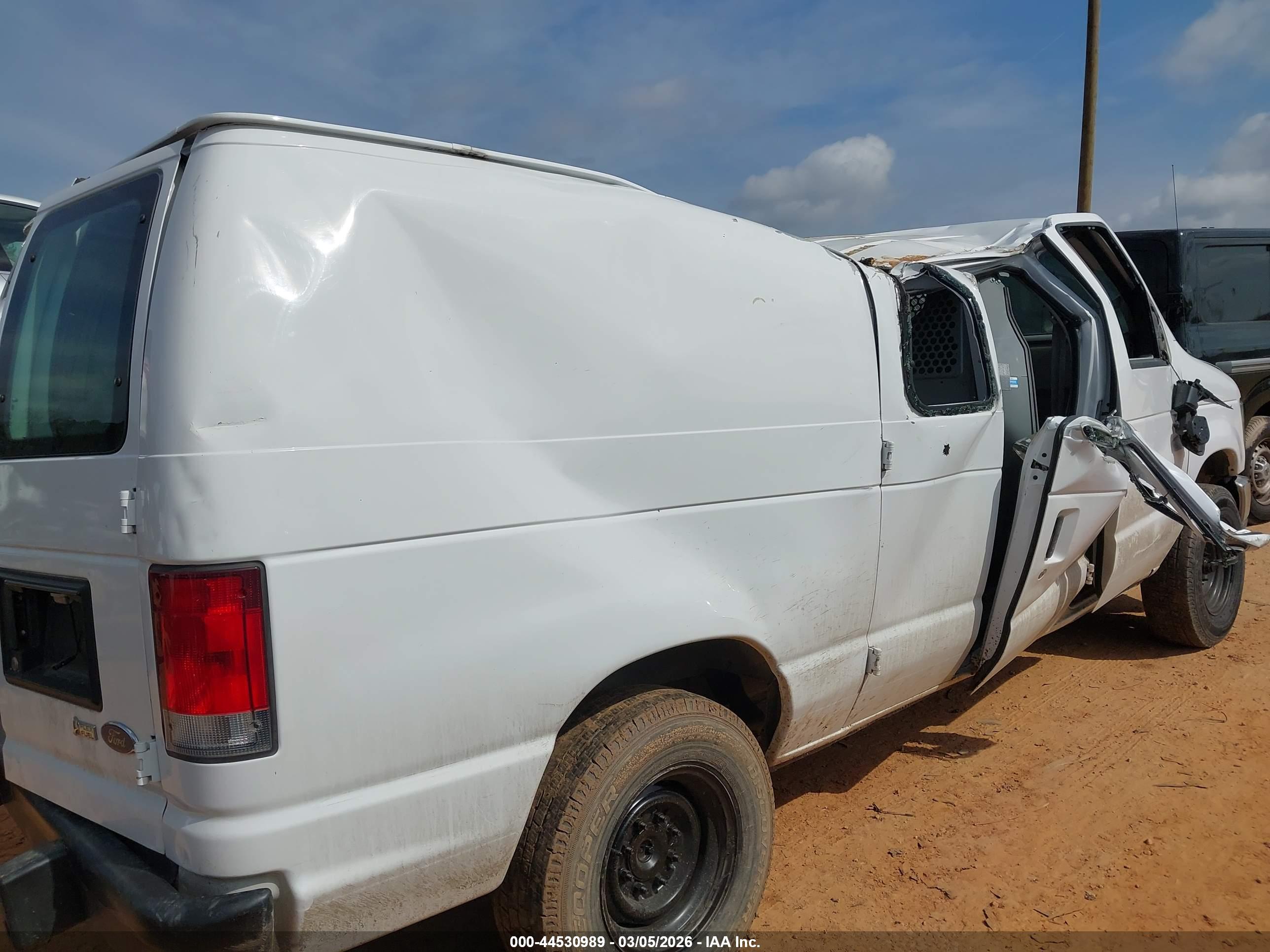 FORD E-250 image 6