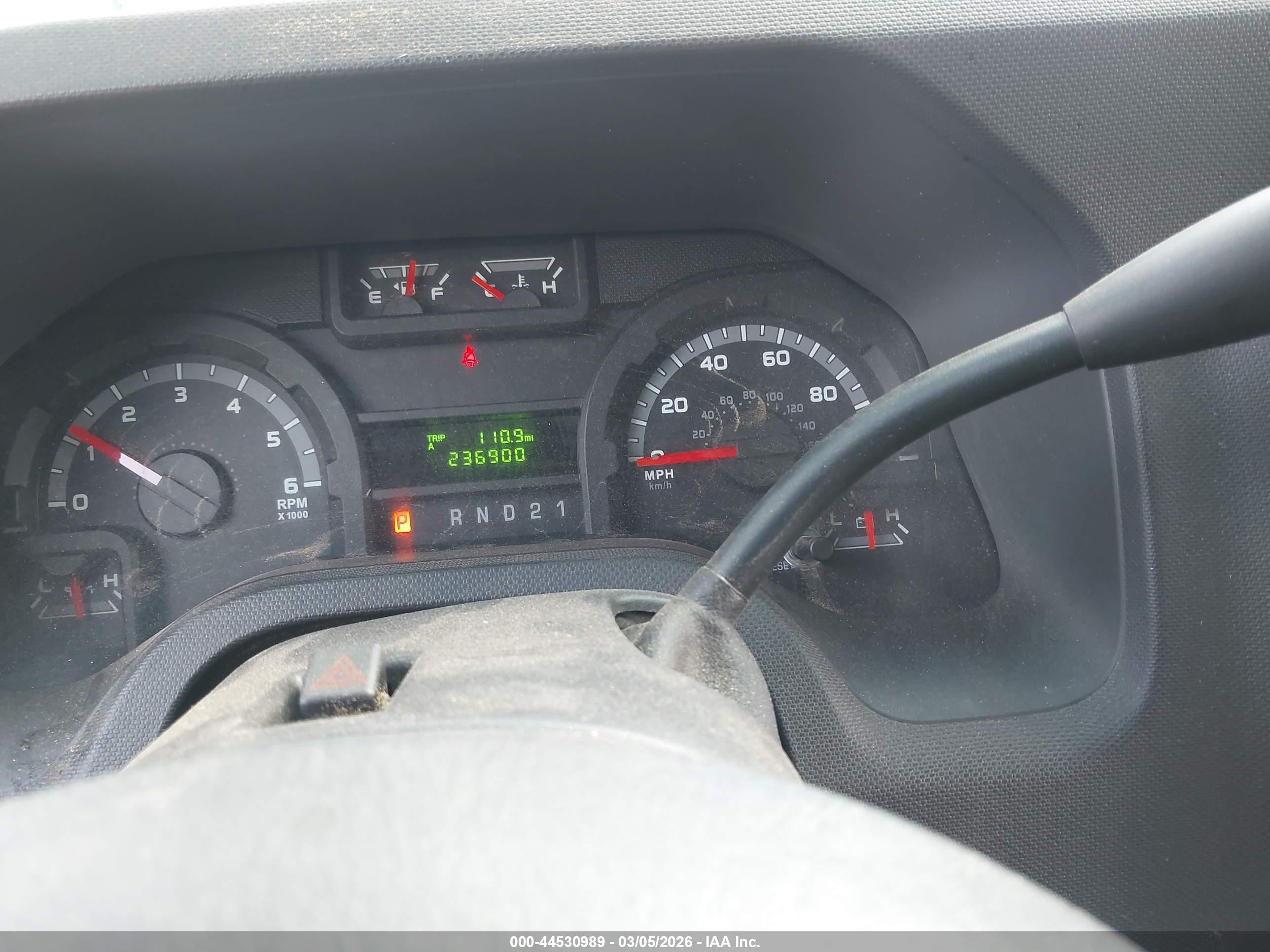 FORD E-250 image 7