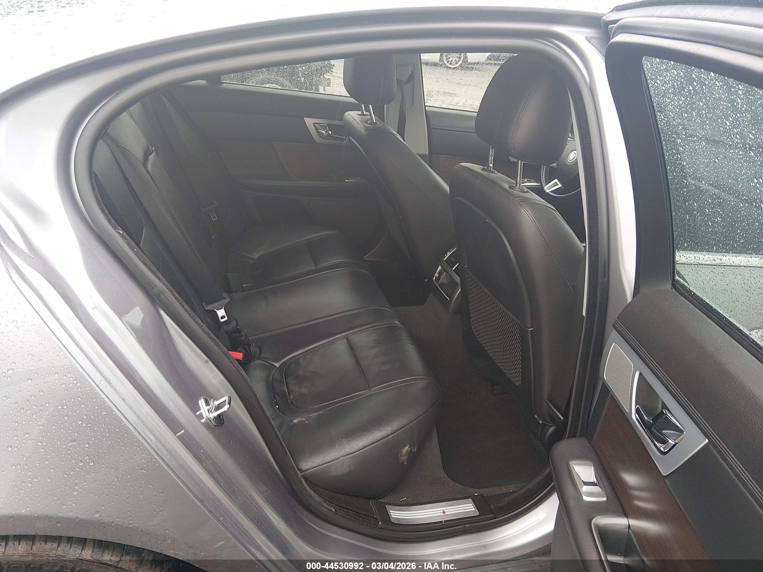 JAGUAR XF image 8