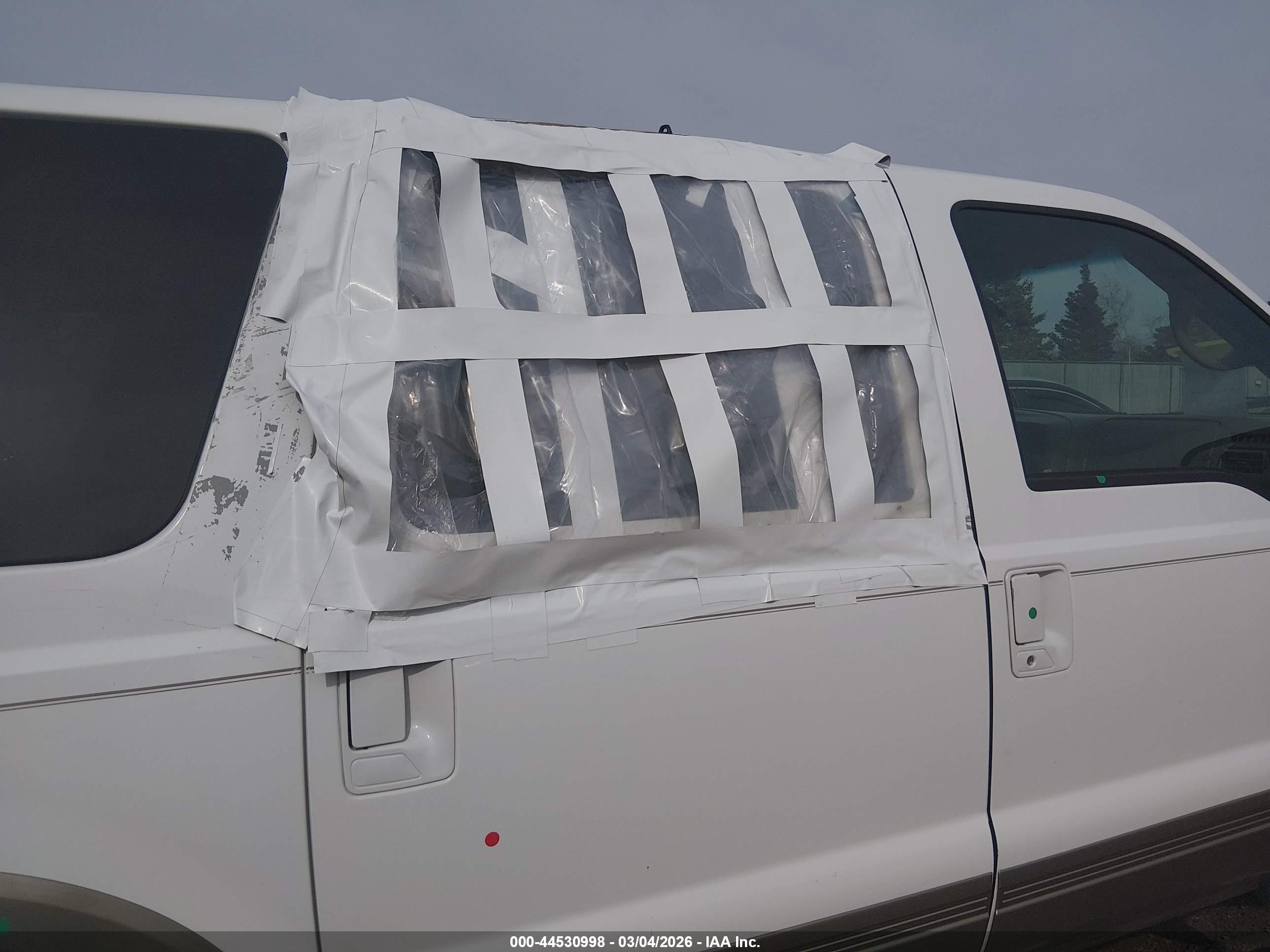 FORD EXCURSION image 6