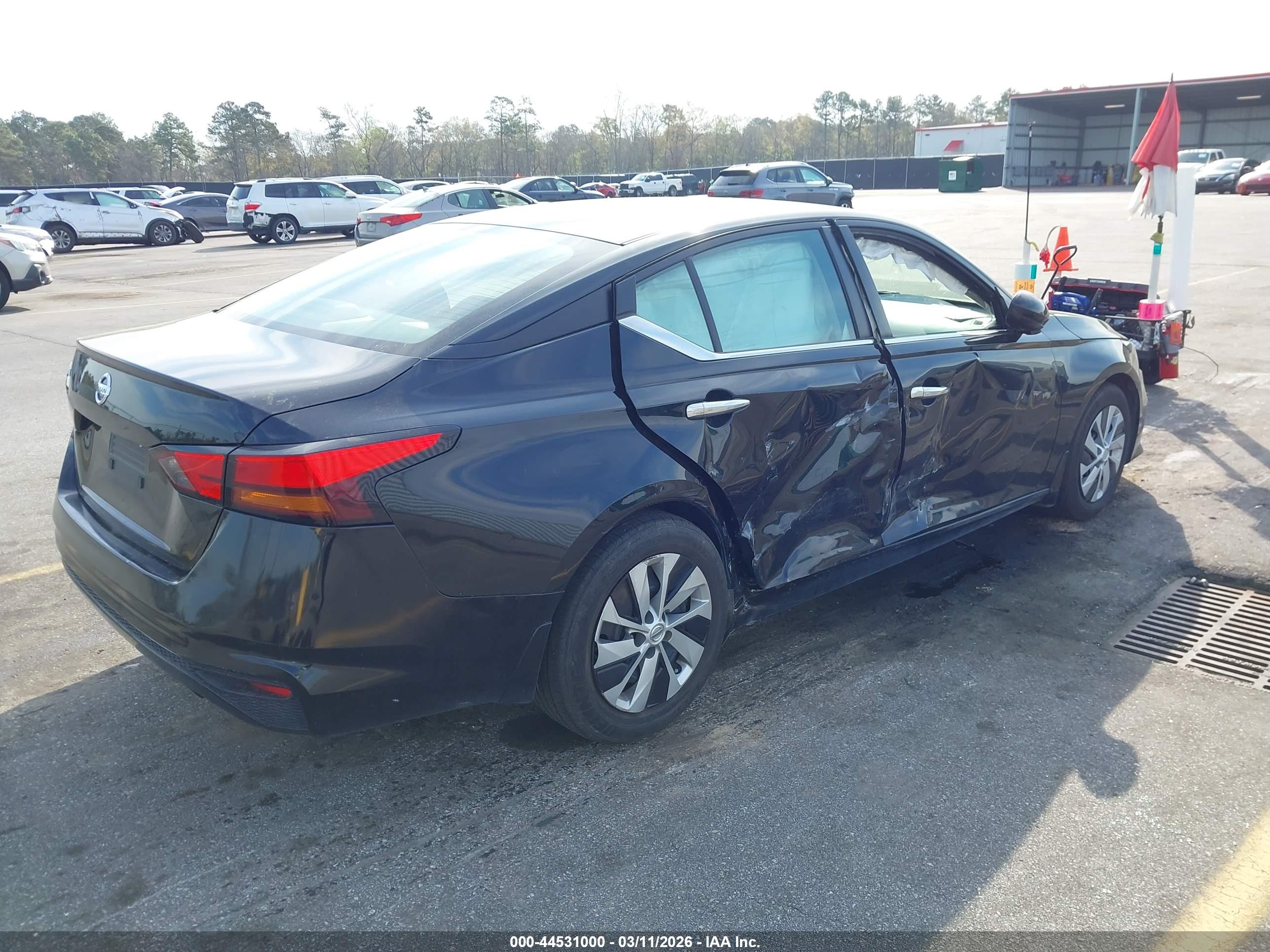 NISSAN ALTIMA image 4