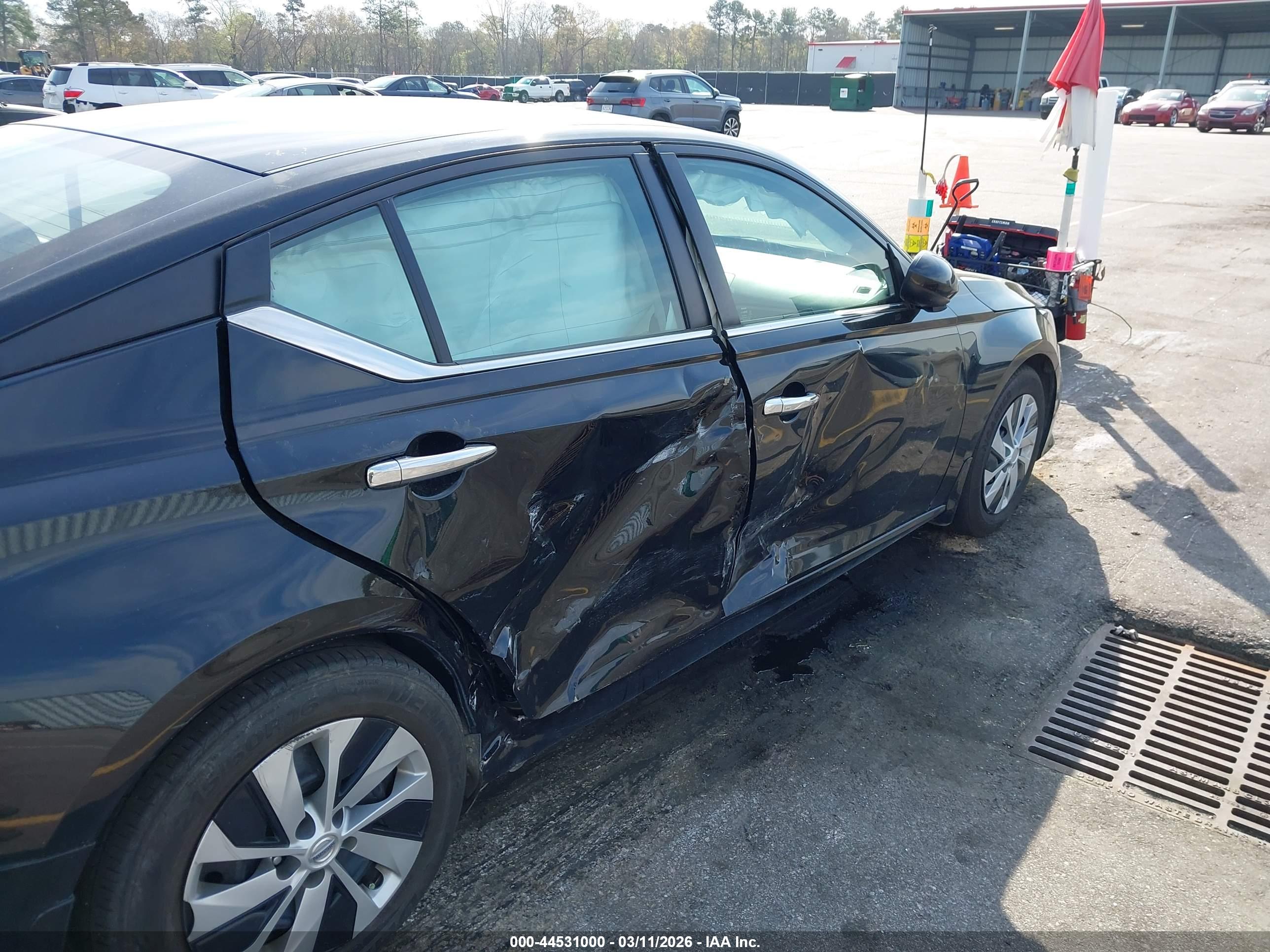 NISSAN ALTIMA image 6