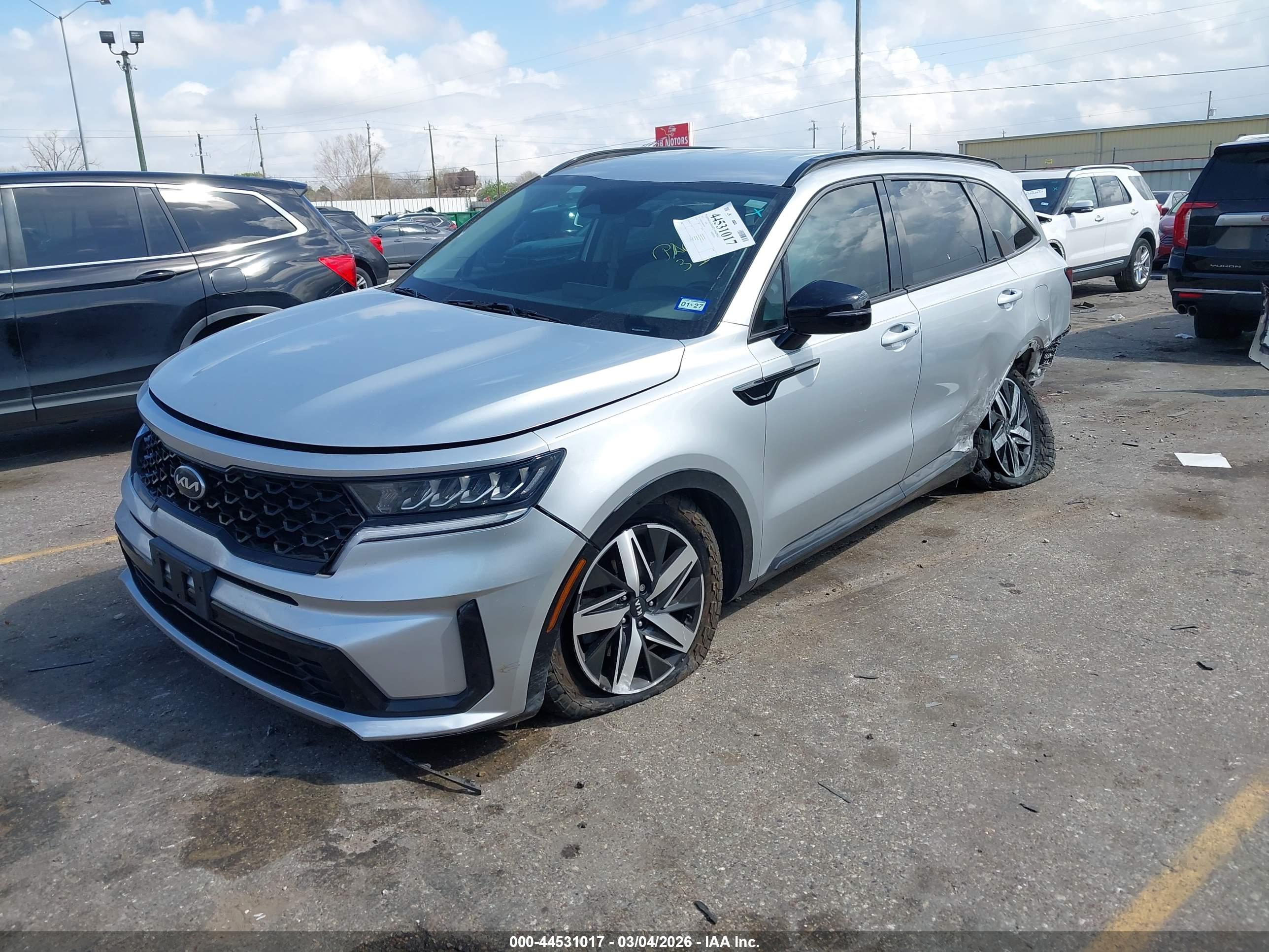 KIA SORENTO image 2