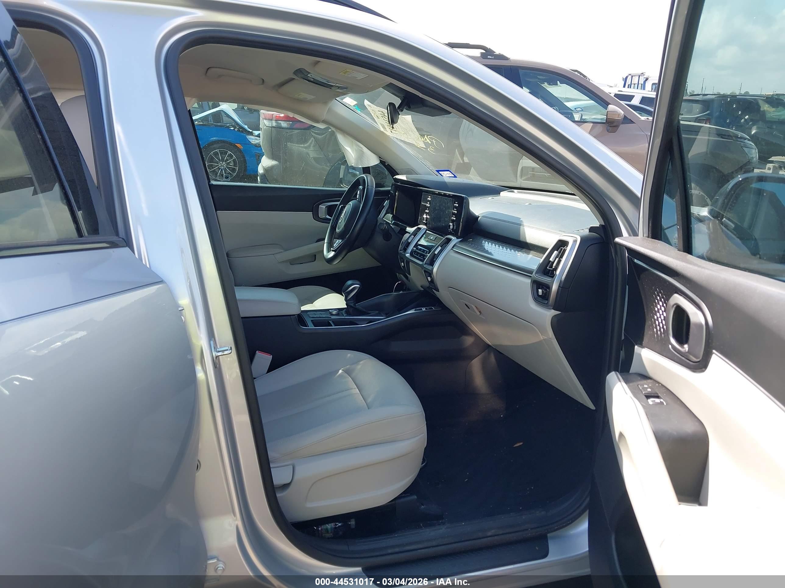 KIA SORENTO image 5