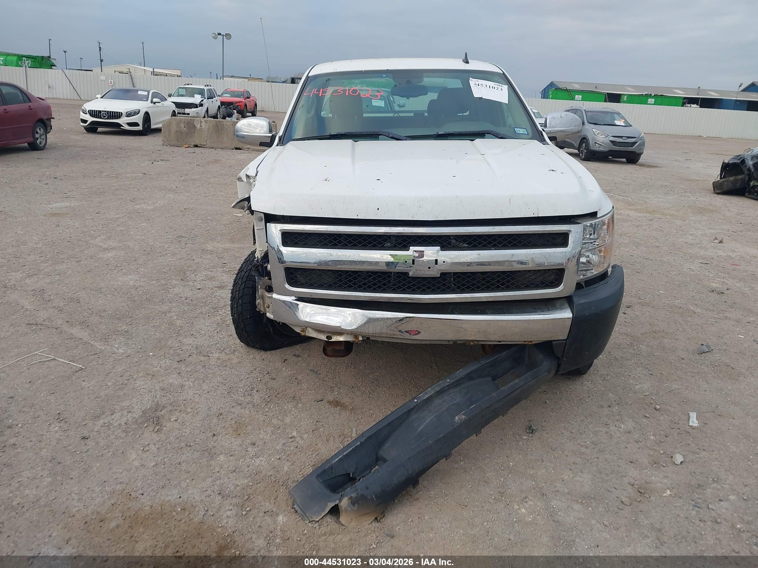 CHEVROLET SILVERADO image 10