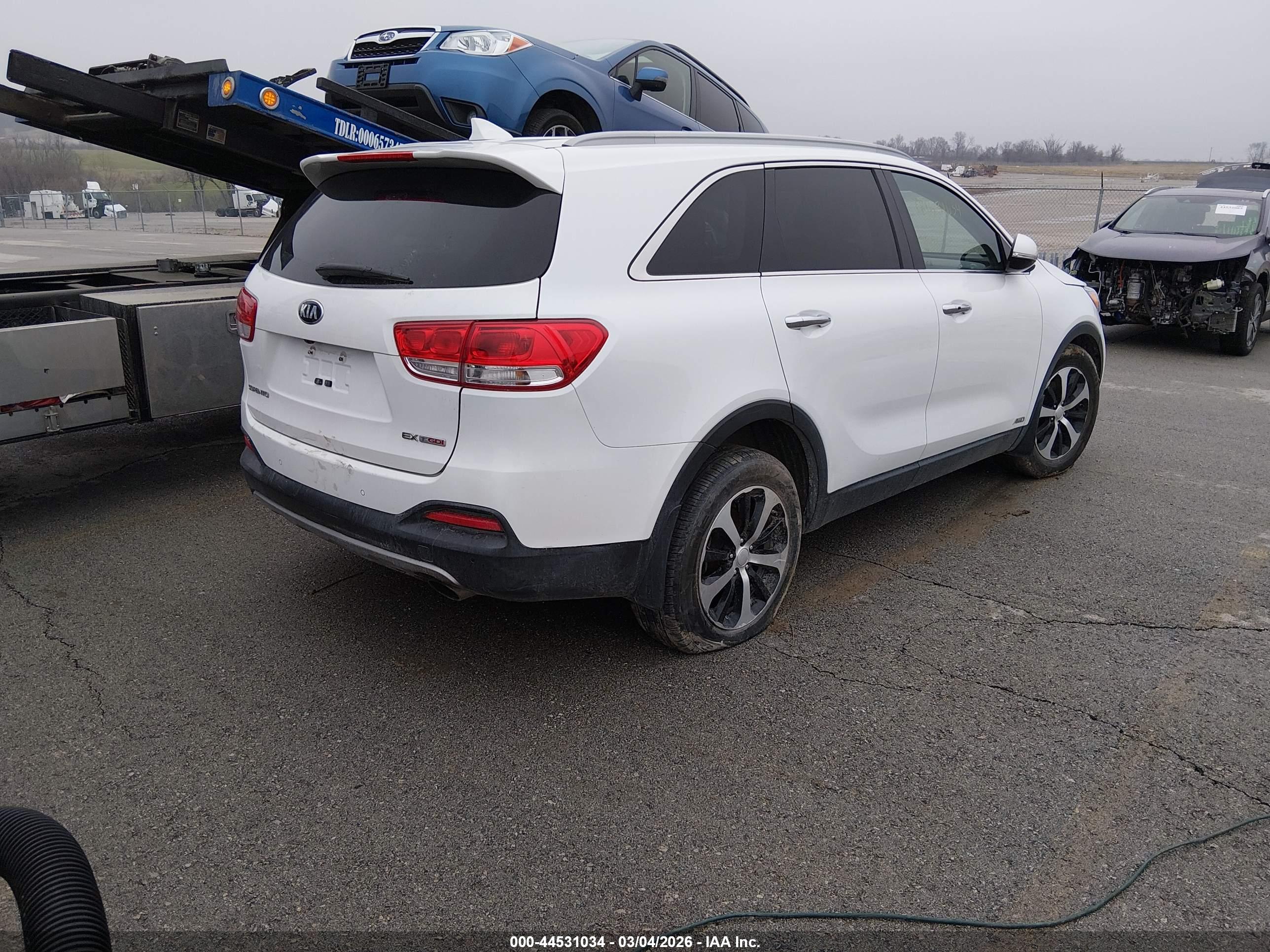 KIA SORENTO image 4