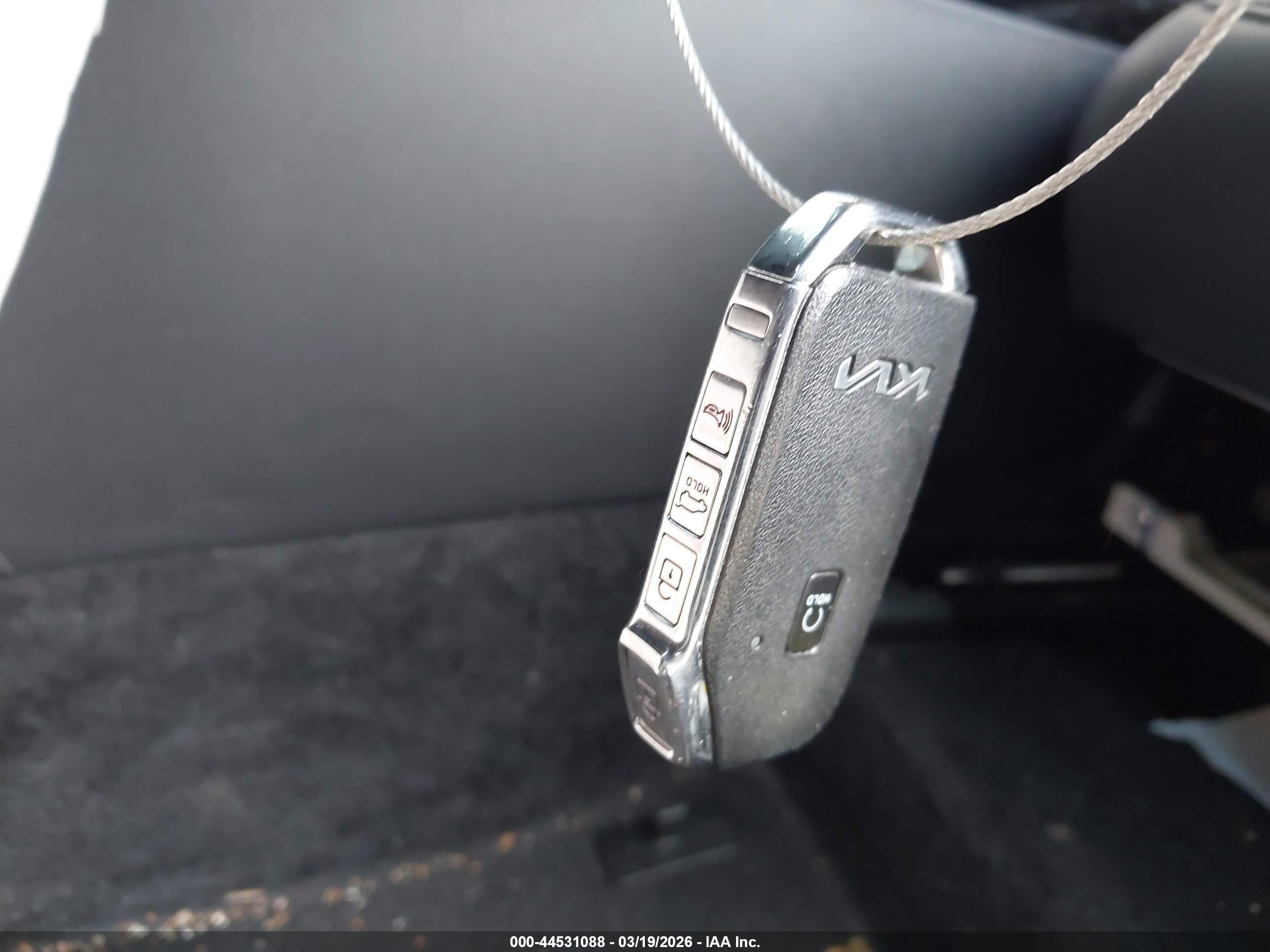 KIA NIRO image 11