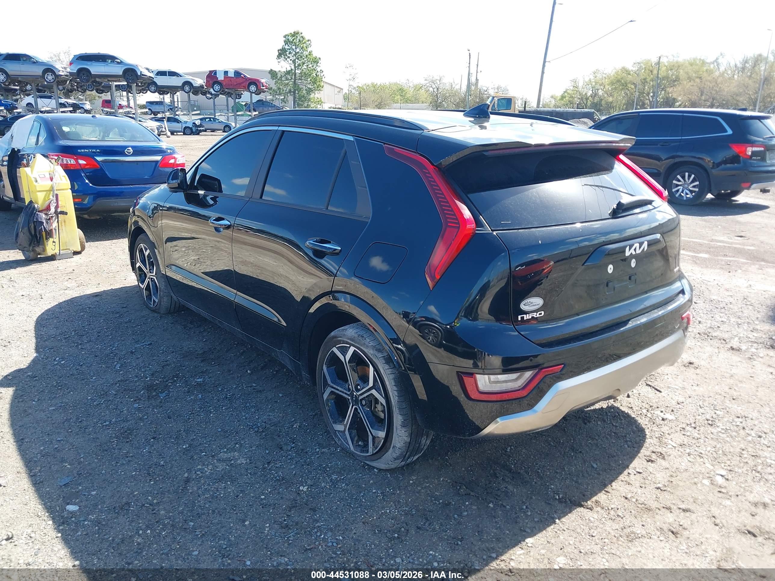 KIA NIRO image 3