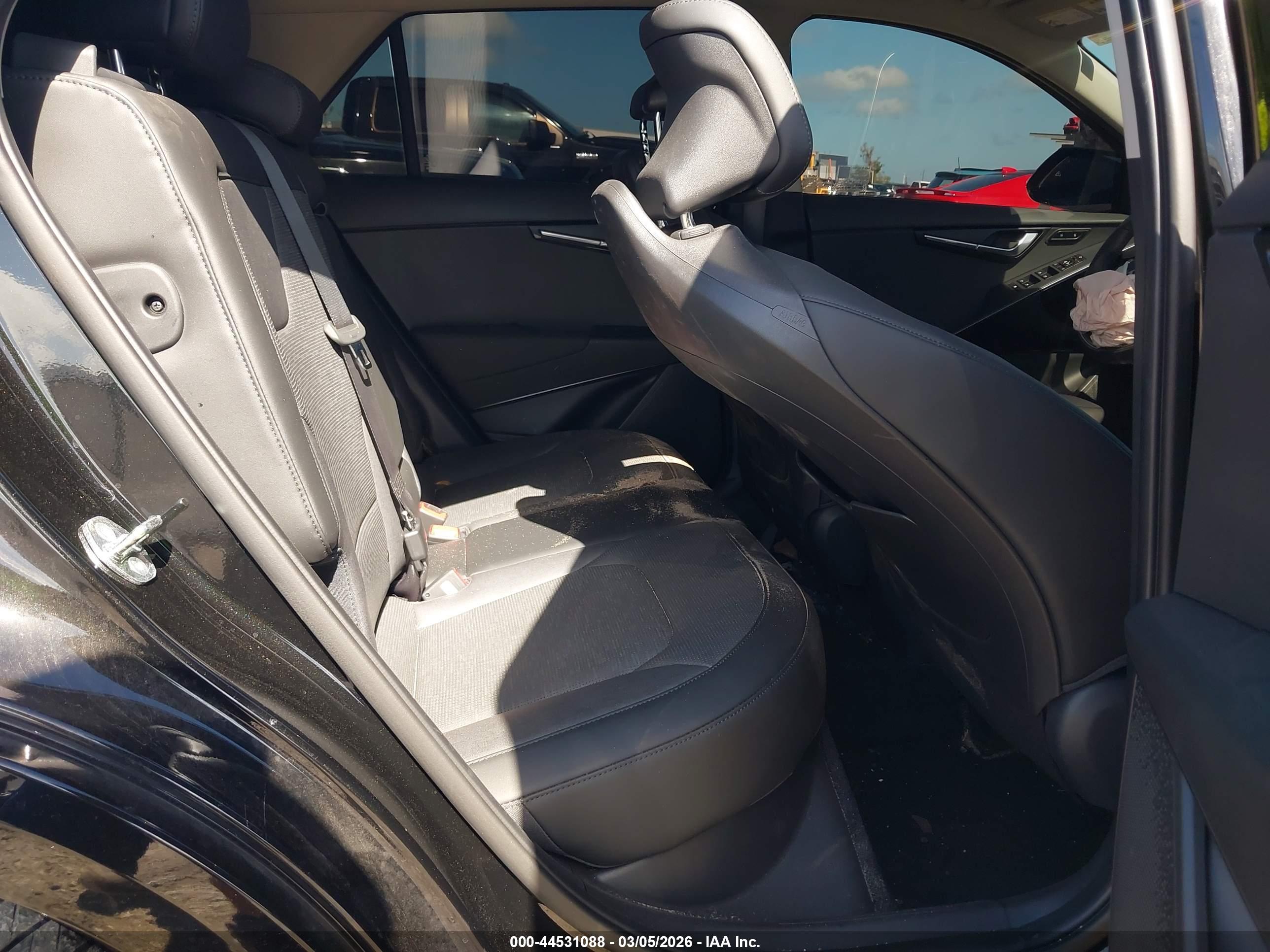 KIA NIRO image 8