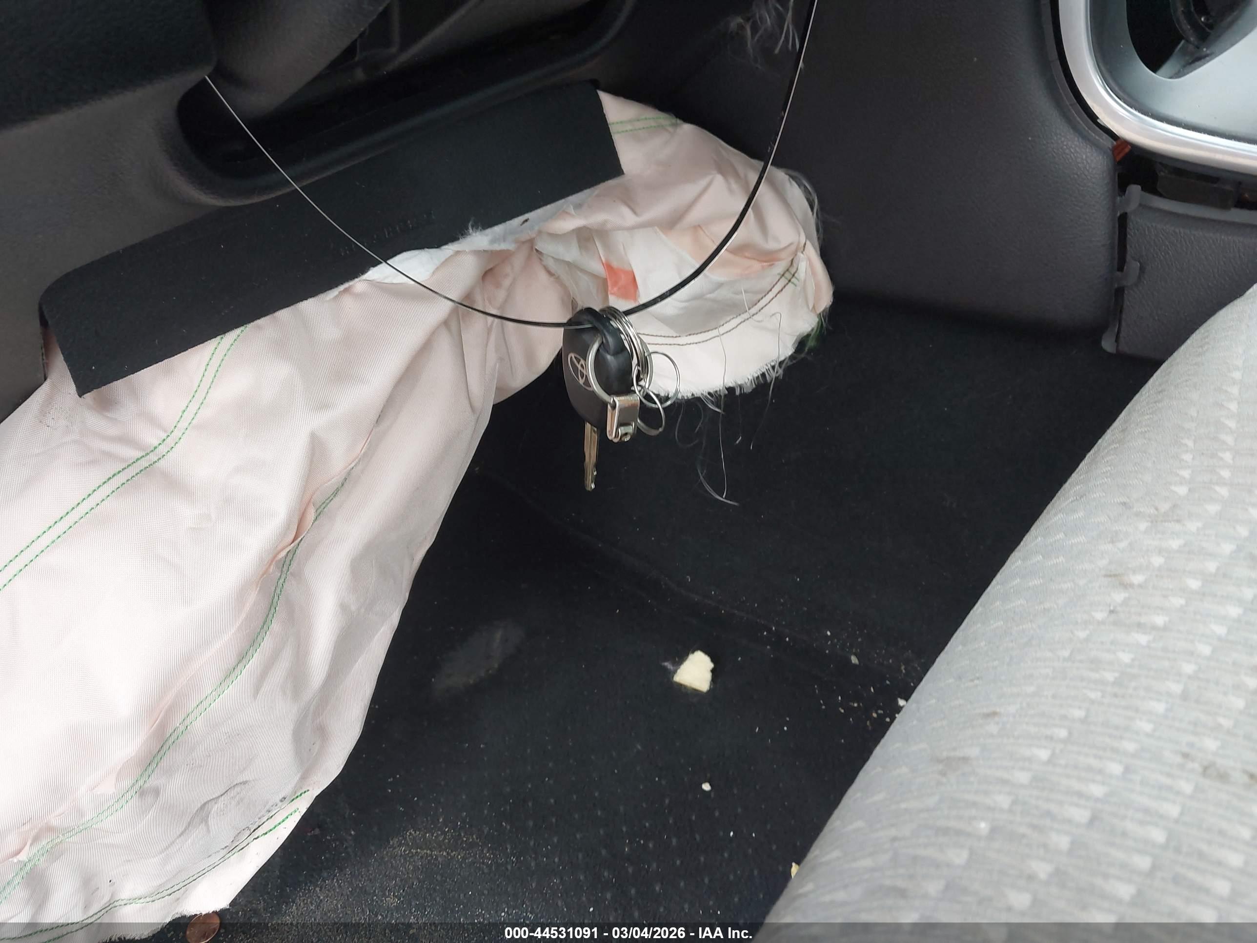 TOYOTA CAMRY image 11