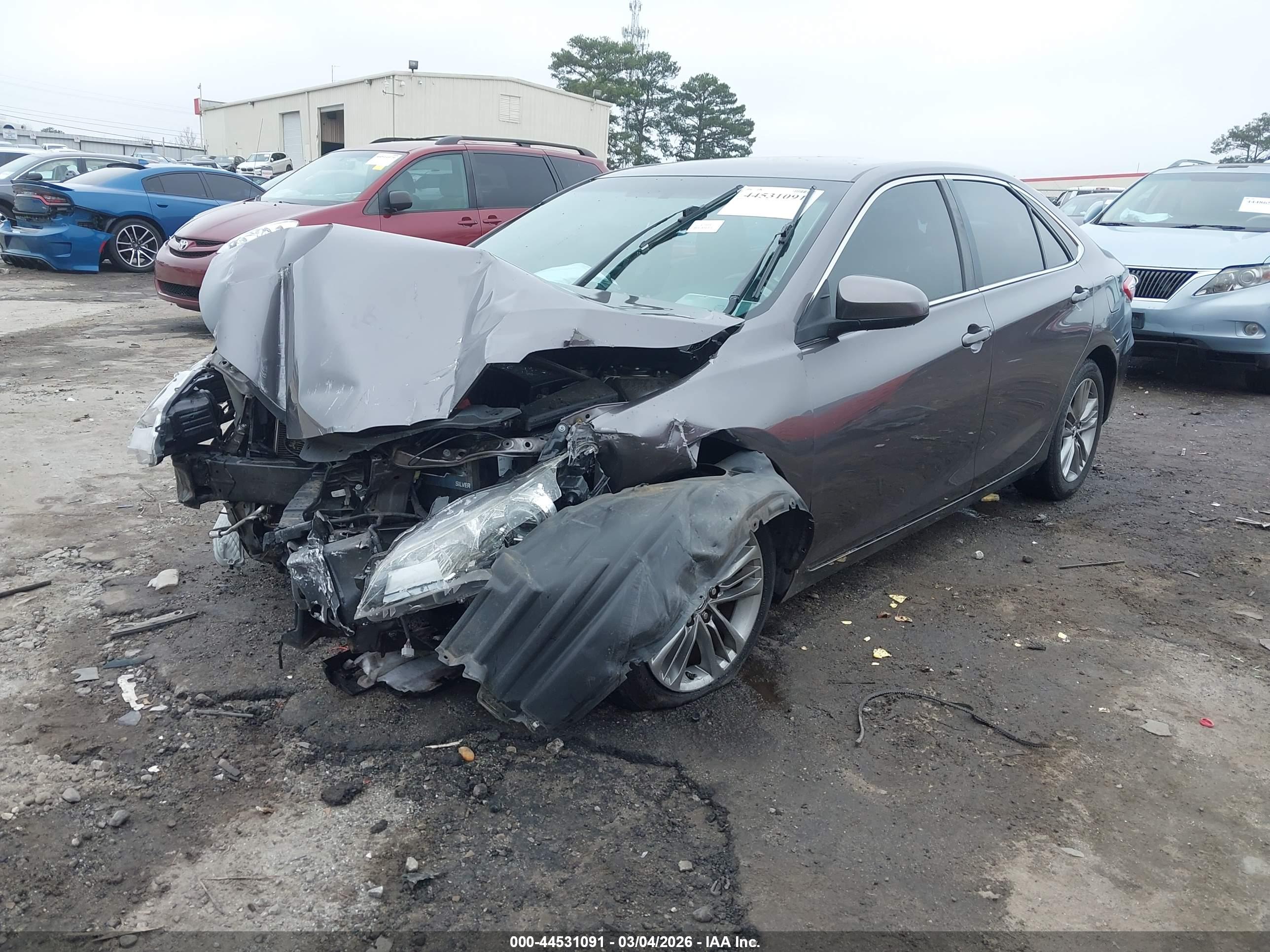 TOYOTA CAMRY image 2