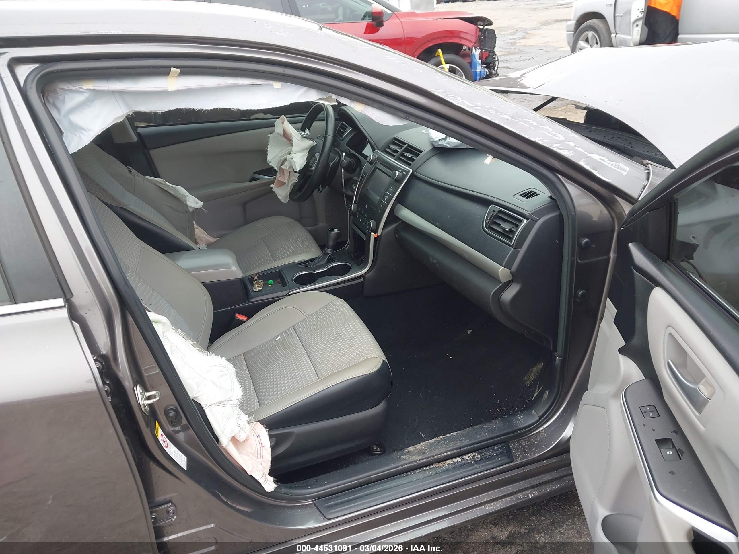 TOYOTA CAMRY image 5