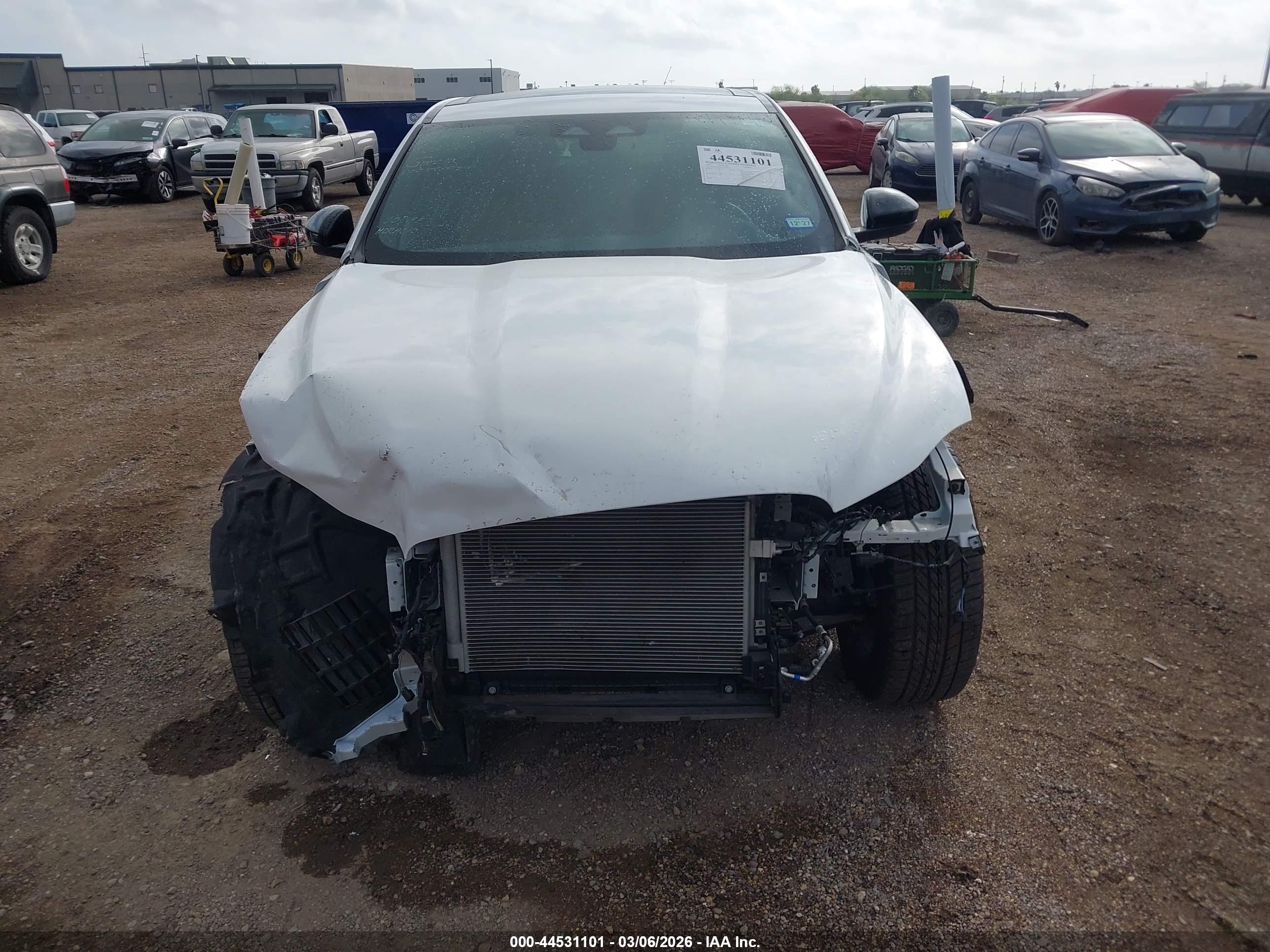 JAGUAR F-PACE image 6