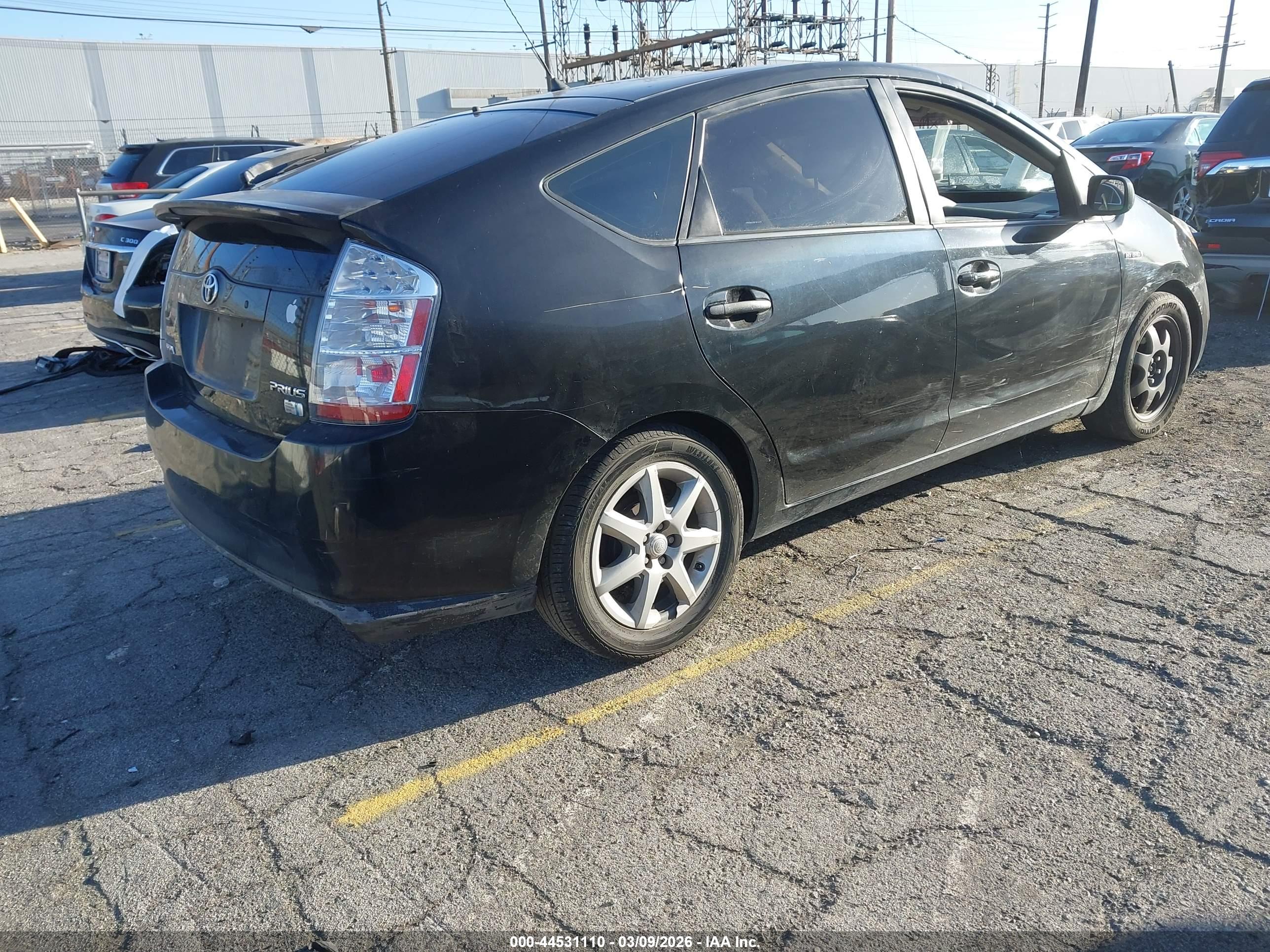 TOYOTA PRIUS image 4