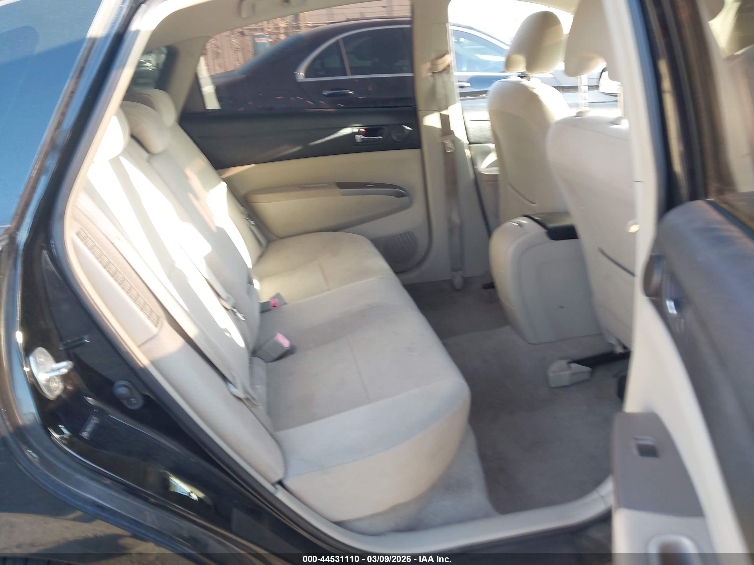 TOYOTA PRIUS image 8