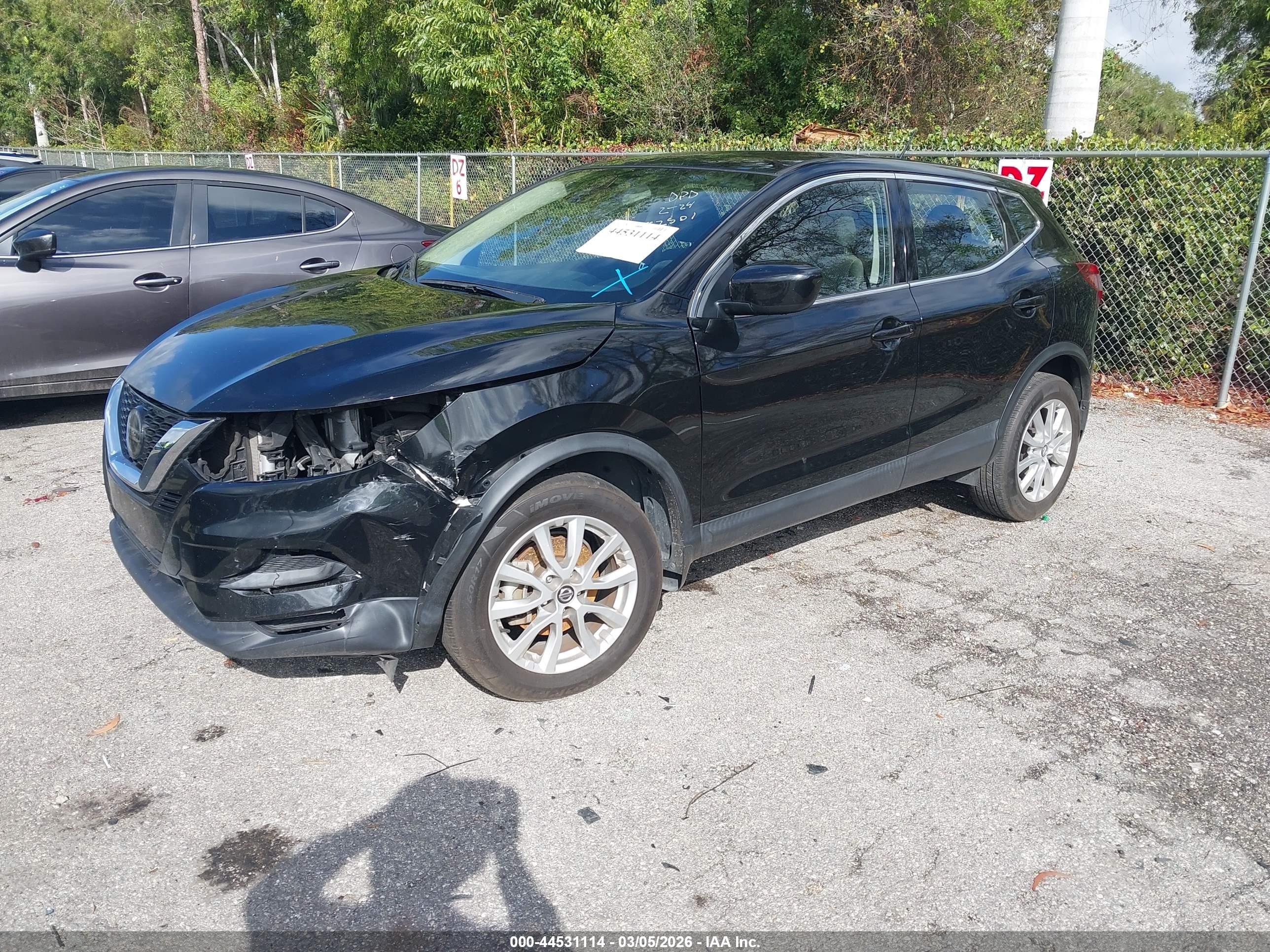 NISSAN ROGUE image 2