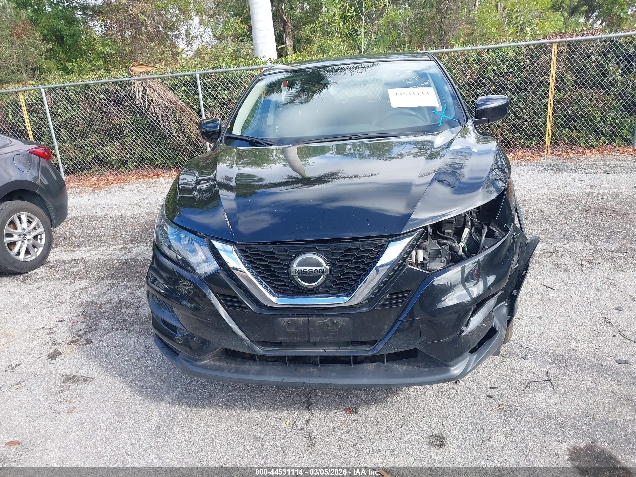 NISSAN ROGUE image 6