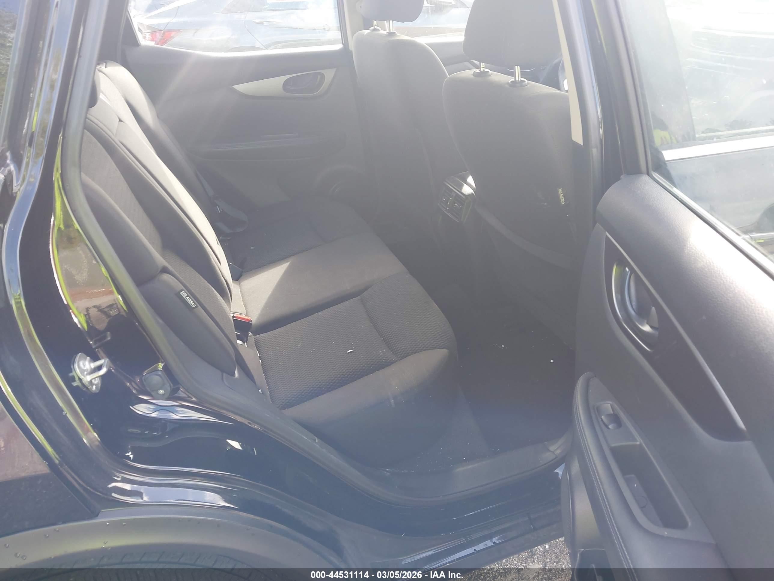NISSAN ROGUE image 8