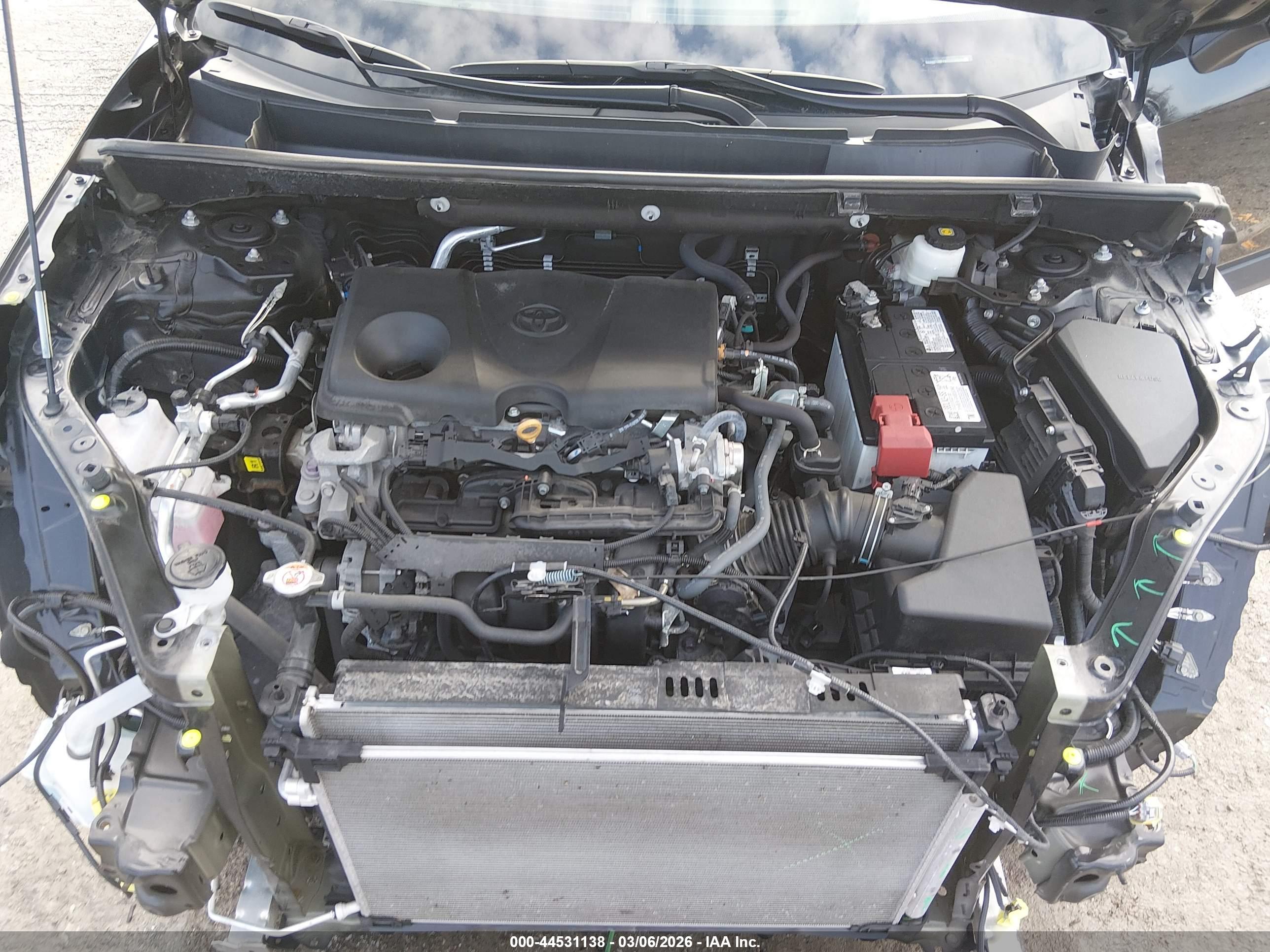 TOYOTA RAV4 image 10