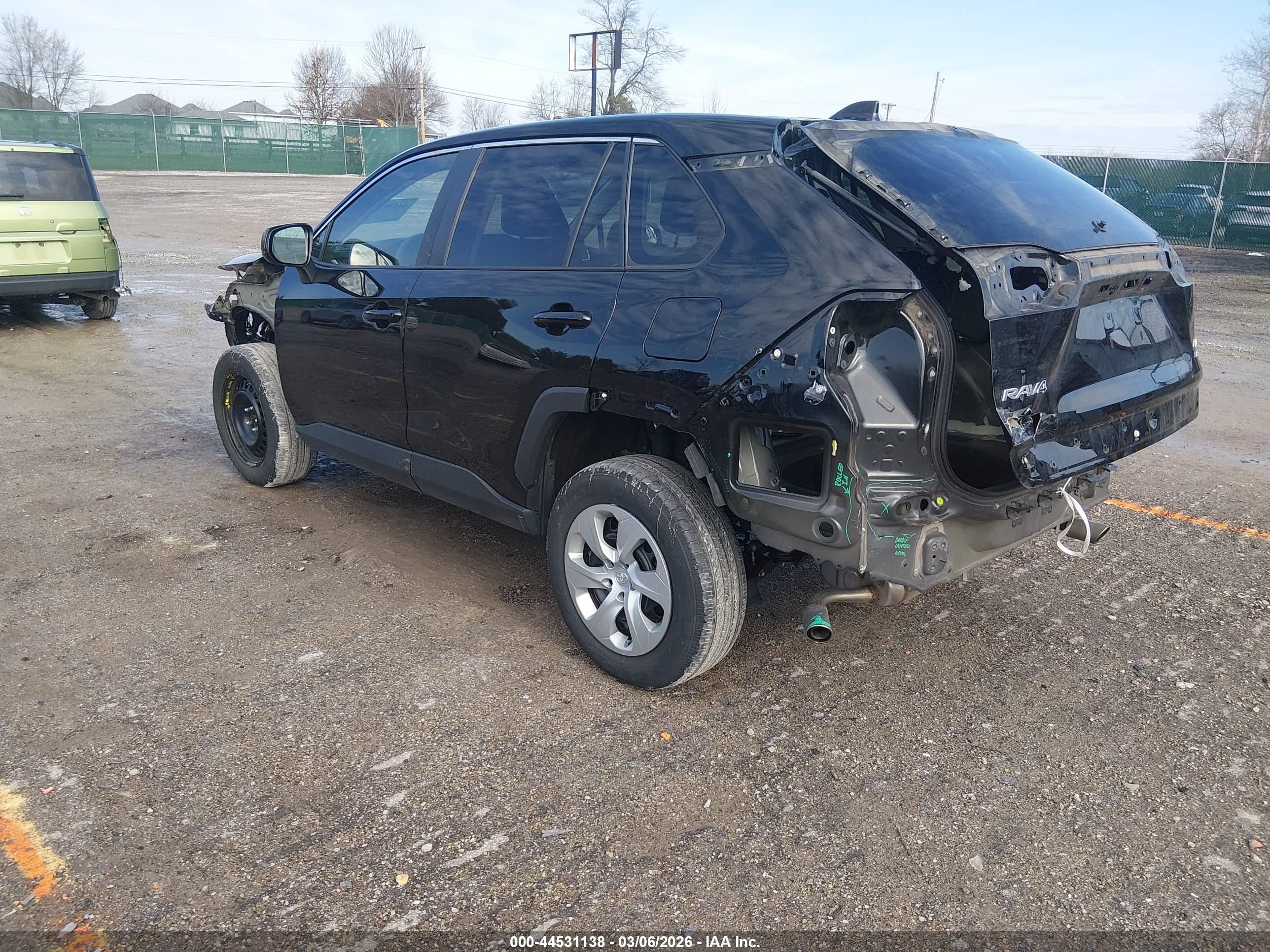 TOYOTA RAV4 image 3