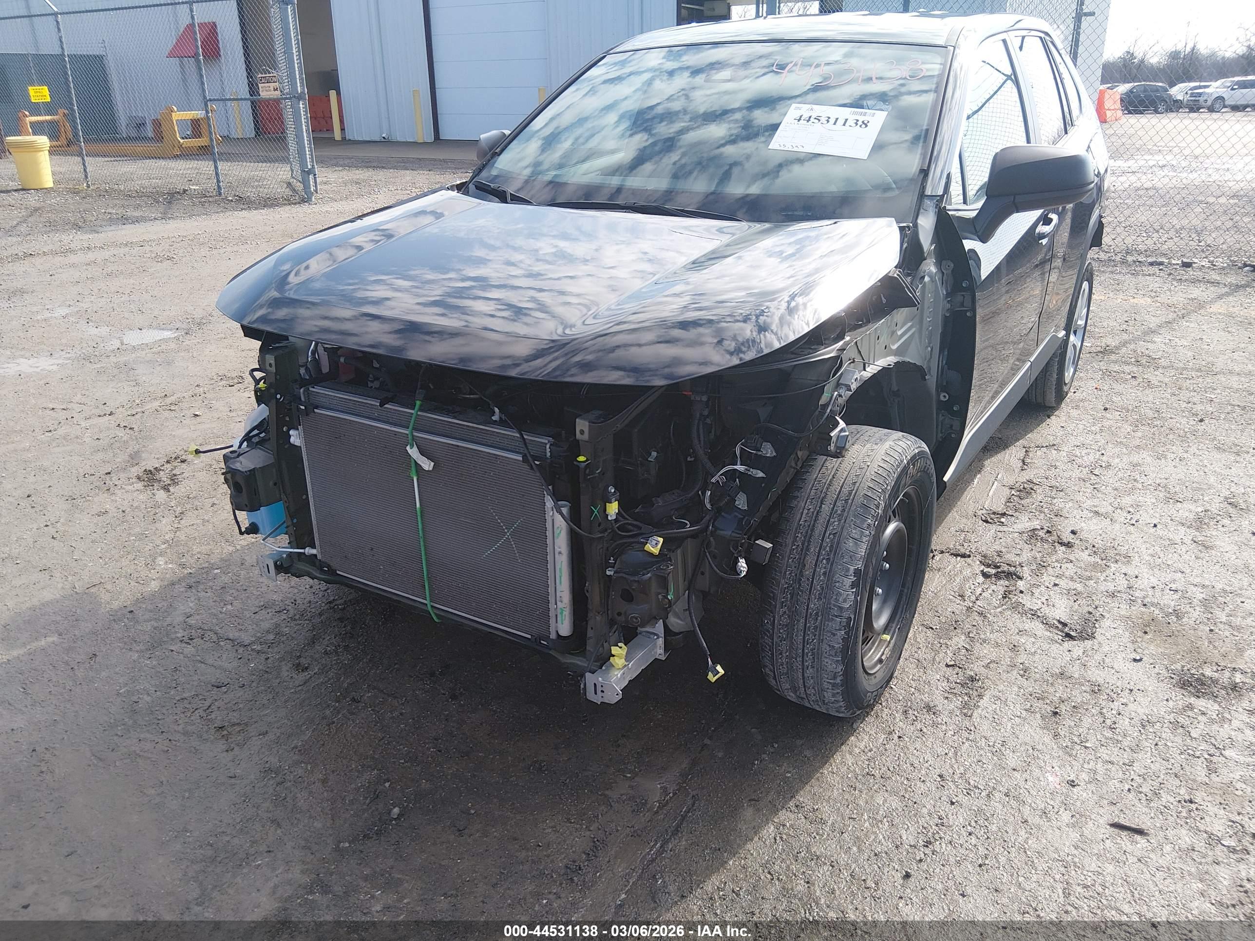 TOYOTA RAV4 image 6