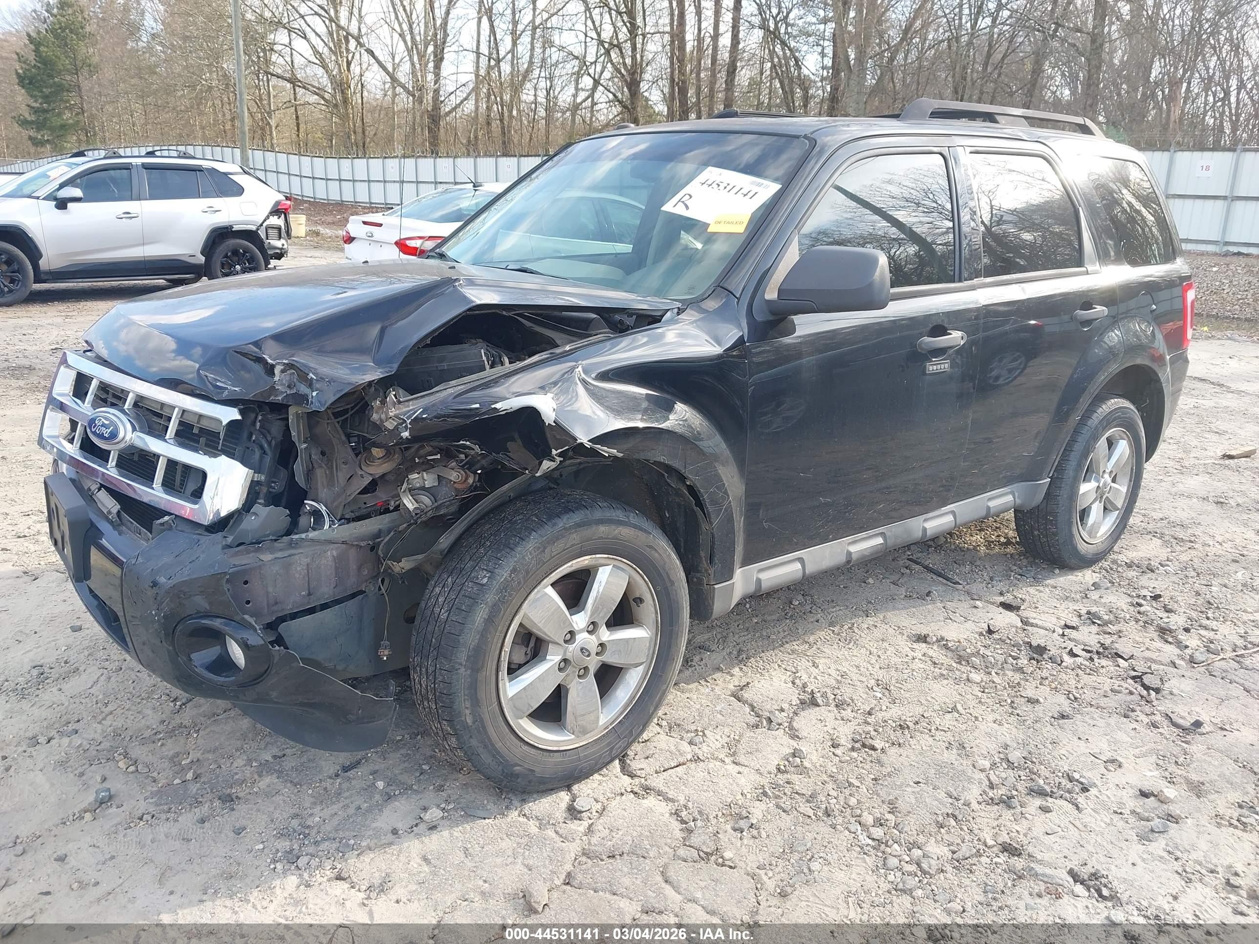FORD ESCAPE image 2
