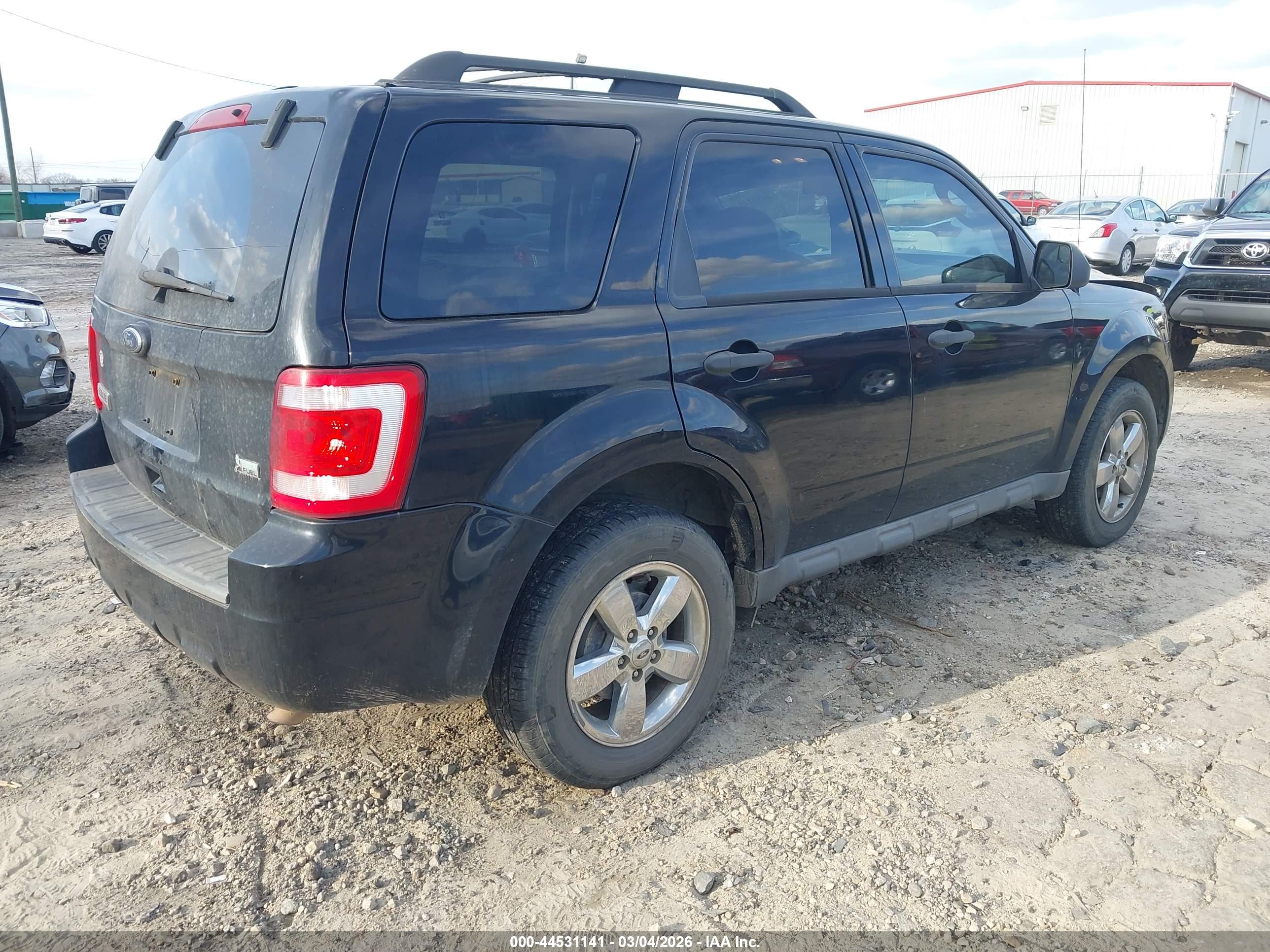 FORD ESCAPE image 4