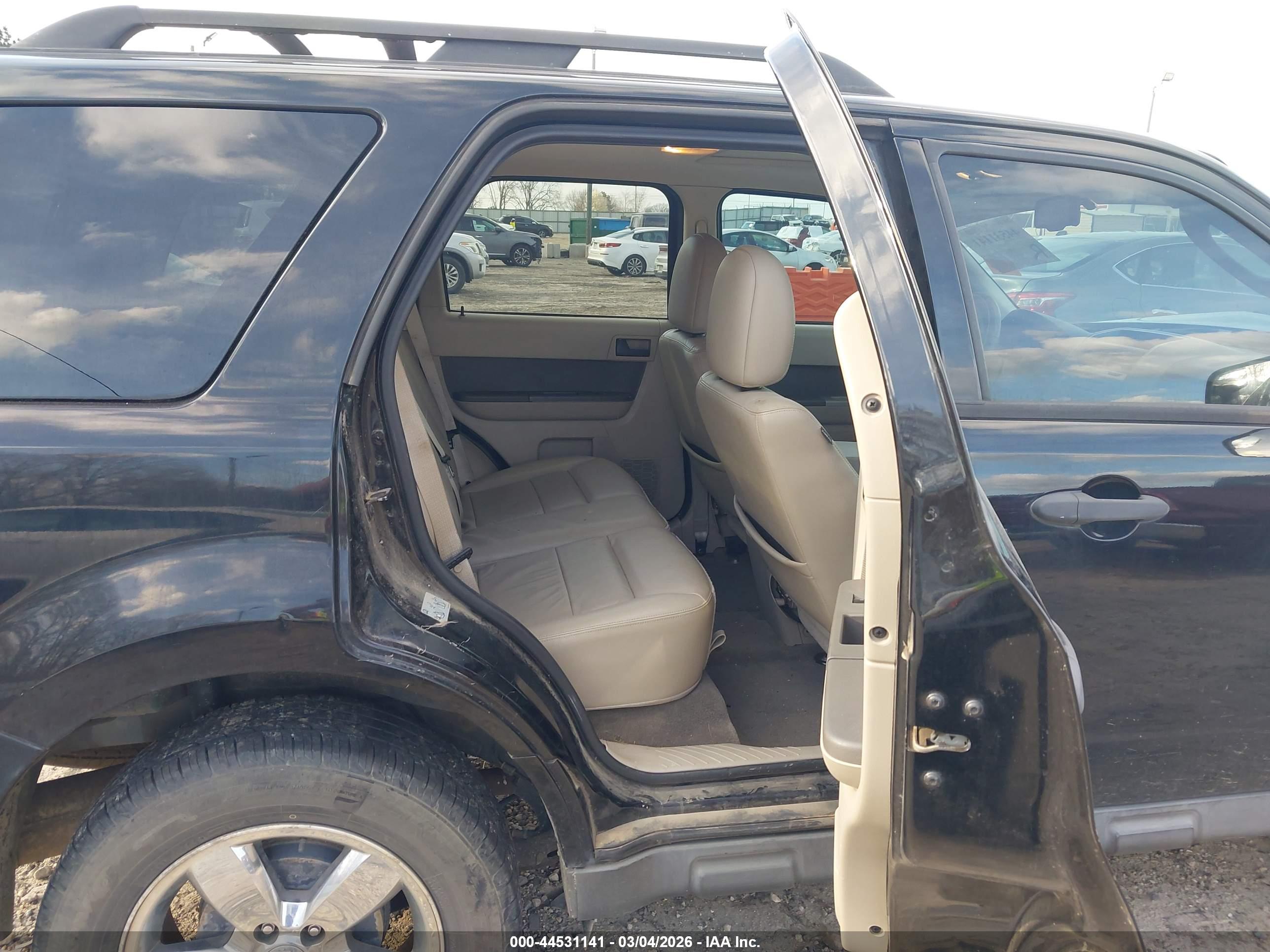 FORD ESCAPE image 8