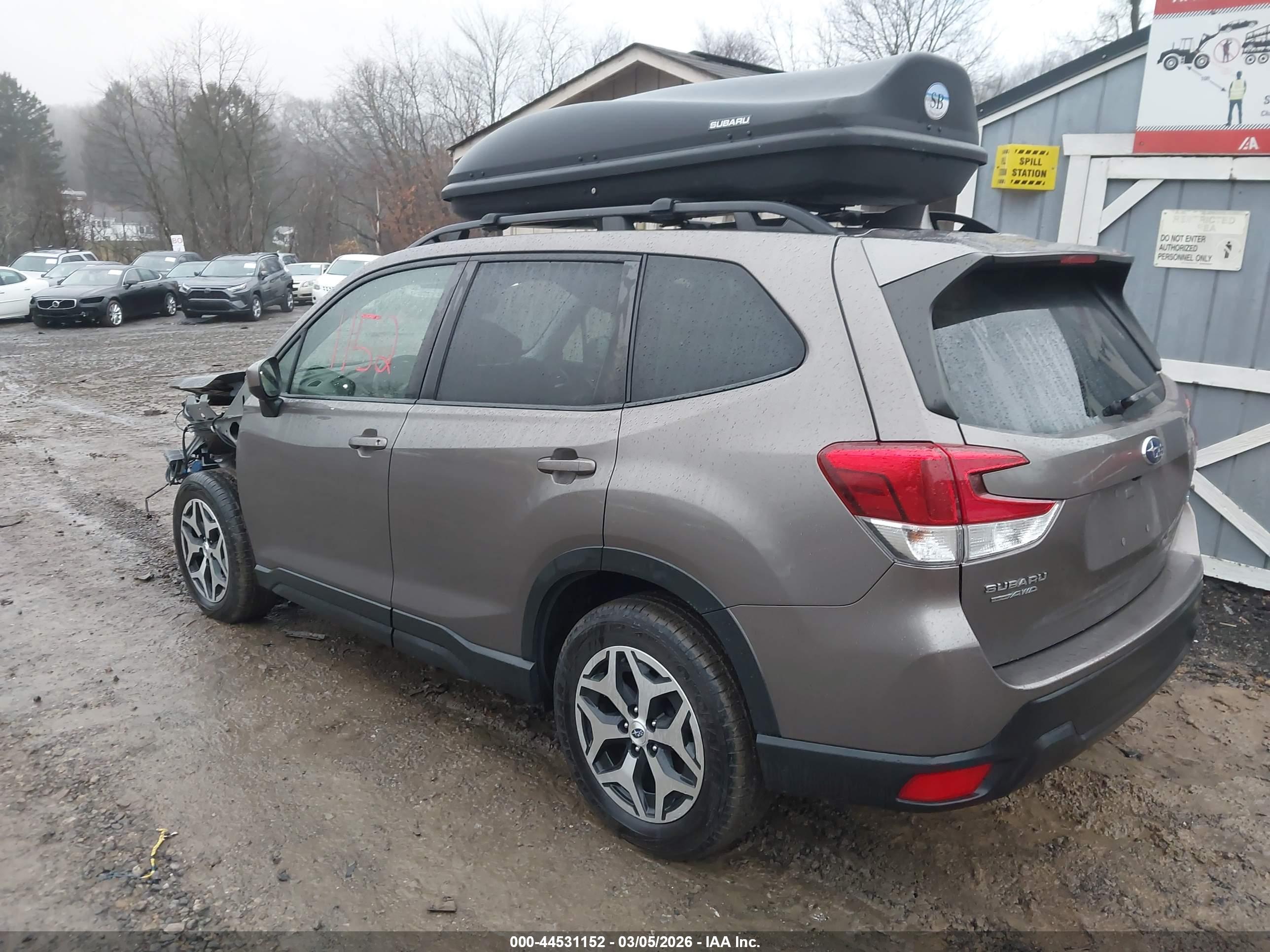 SUBARU FORESTER image 3