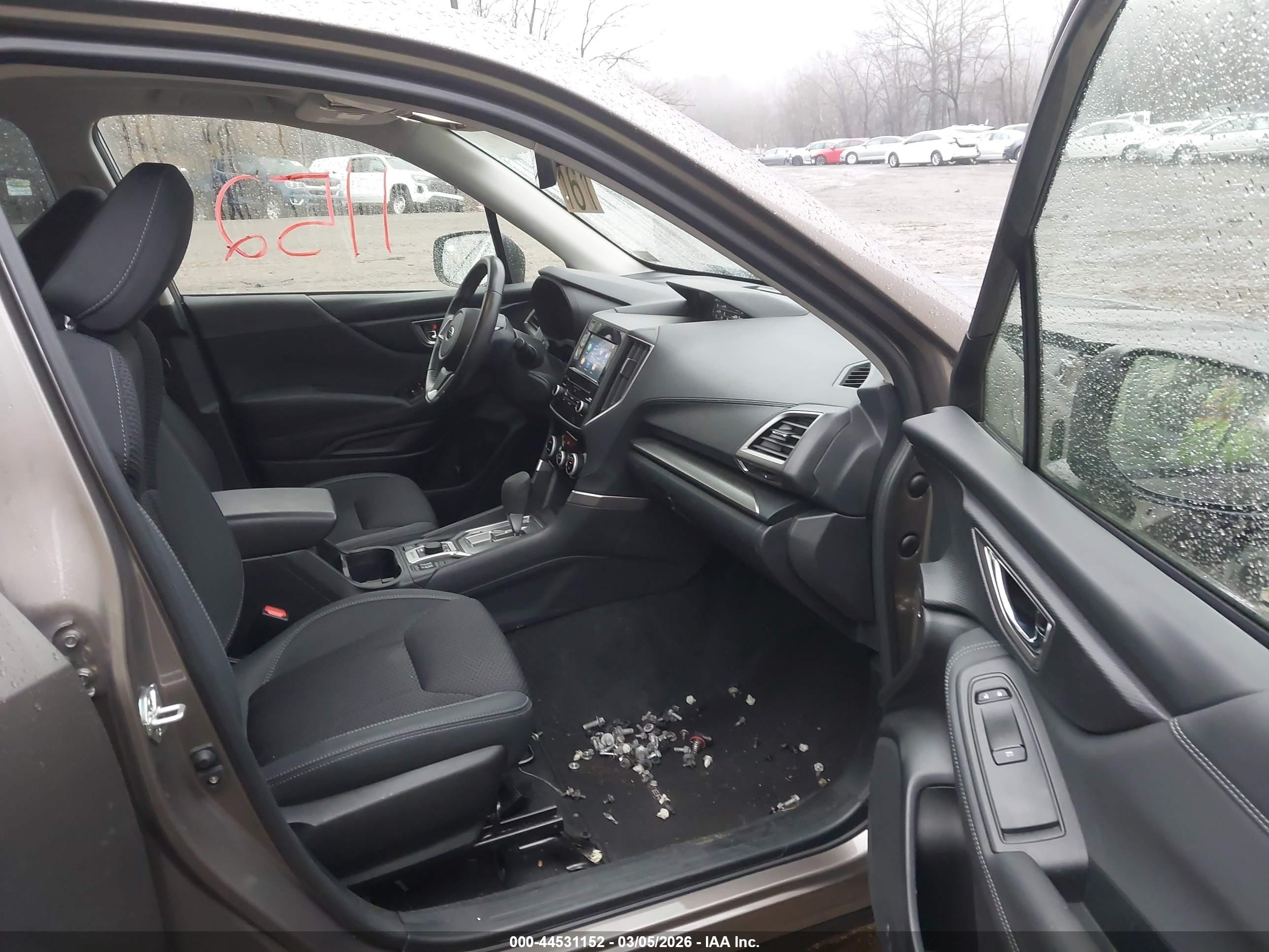SUBARU FORESTER image 5
