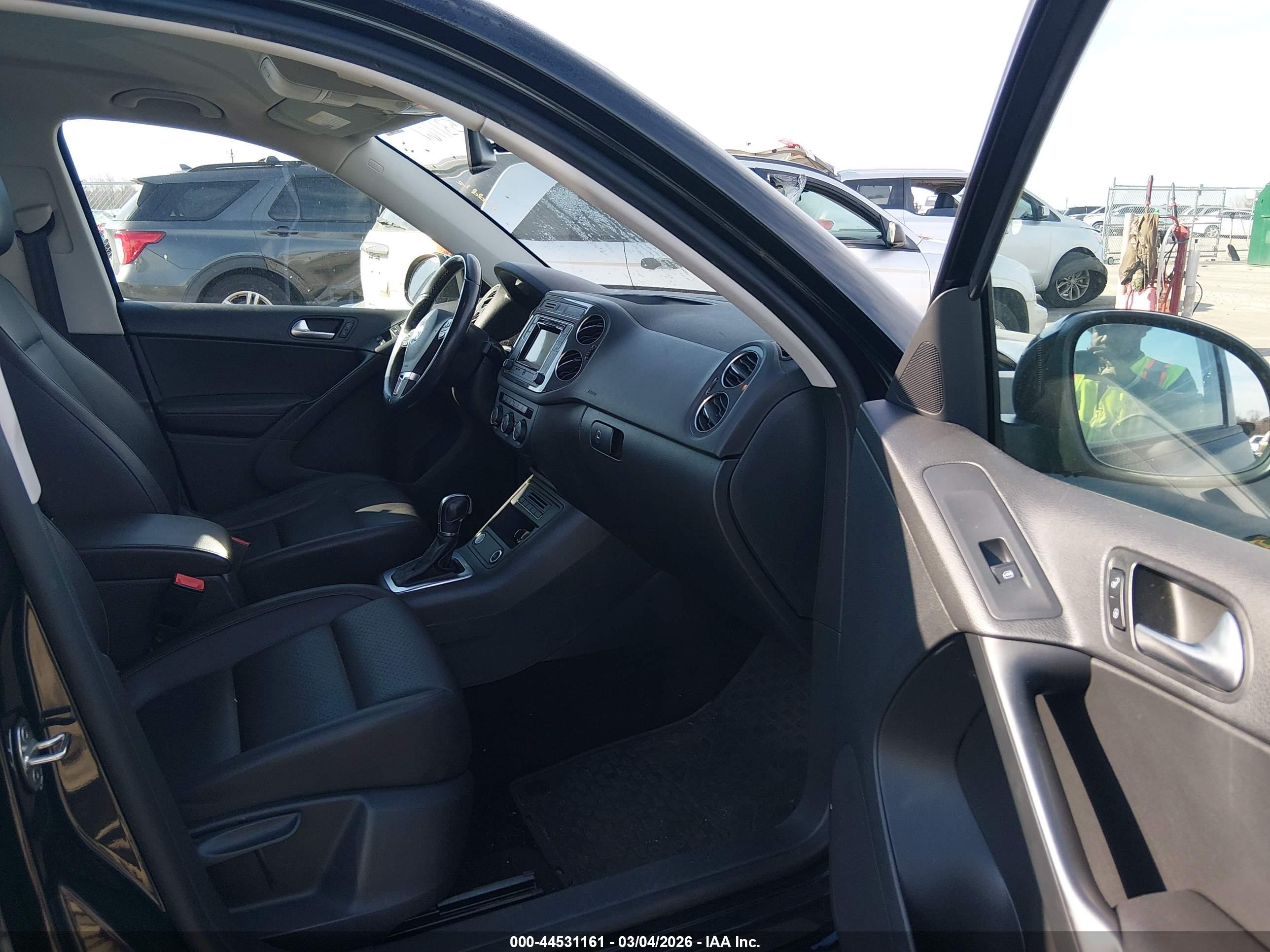 VOLKSWAGEN TIGUAN image 5