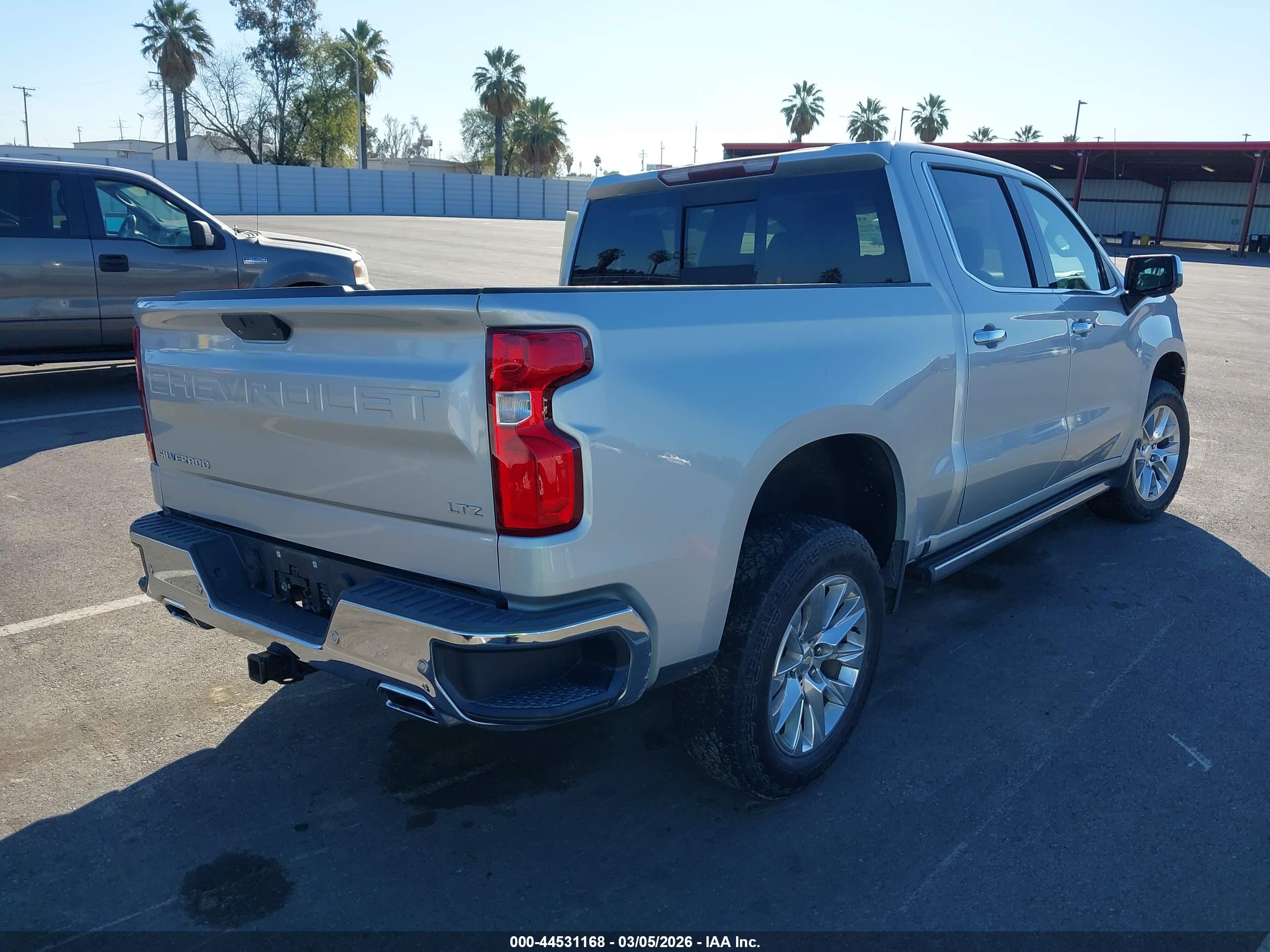 CHEVROLET SILVERADO image 4