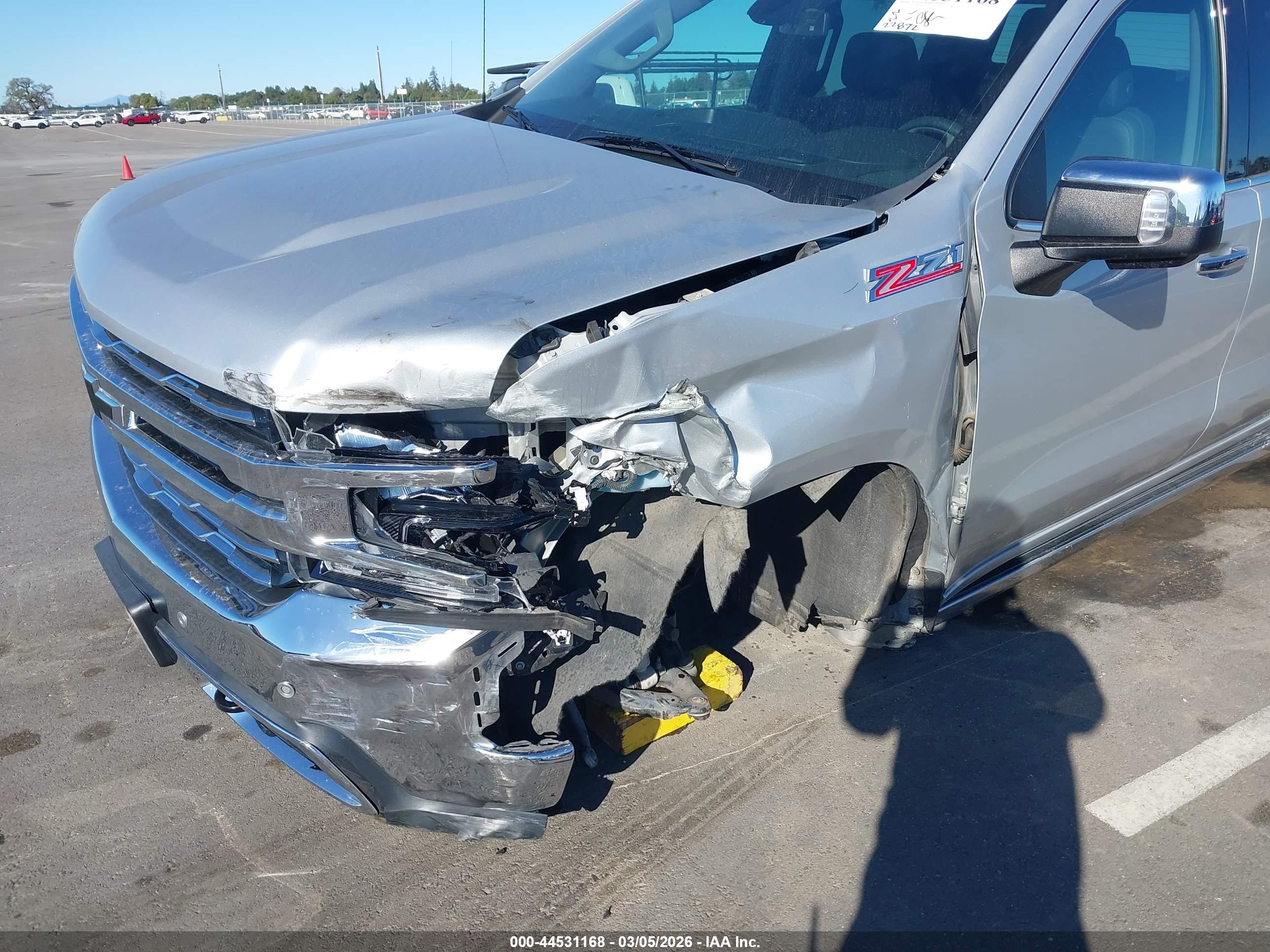 CHEVROLET SILVERADO image 6