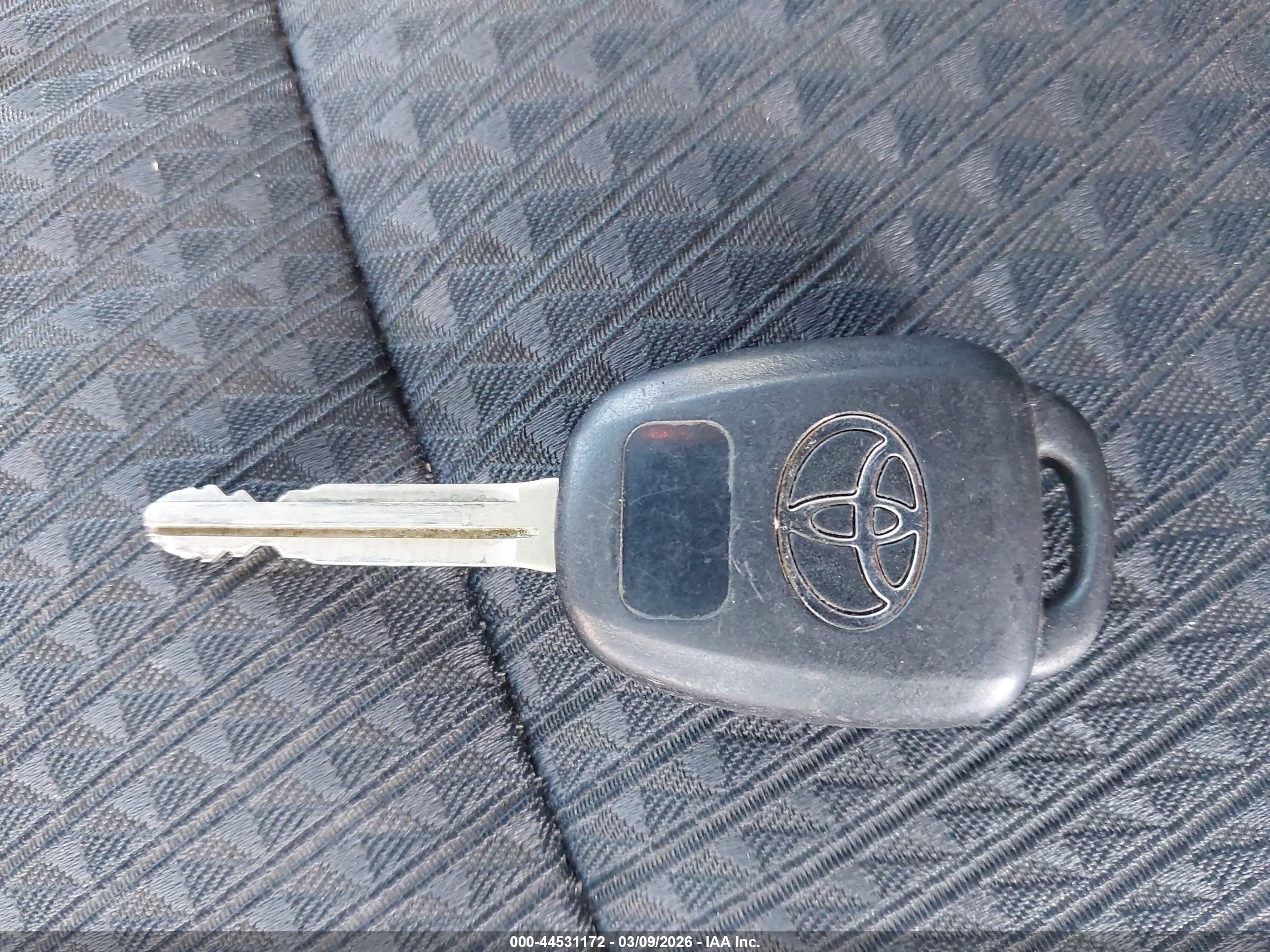 TOYOTA CAMRY image 11