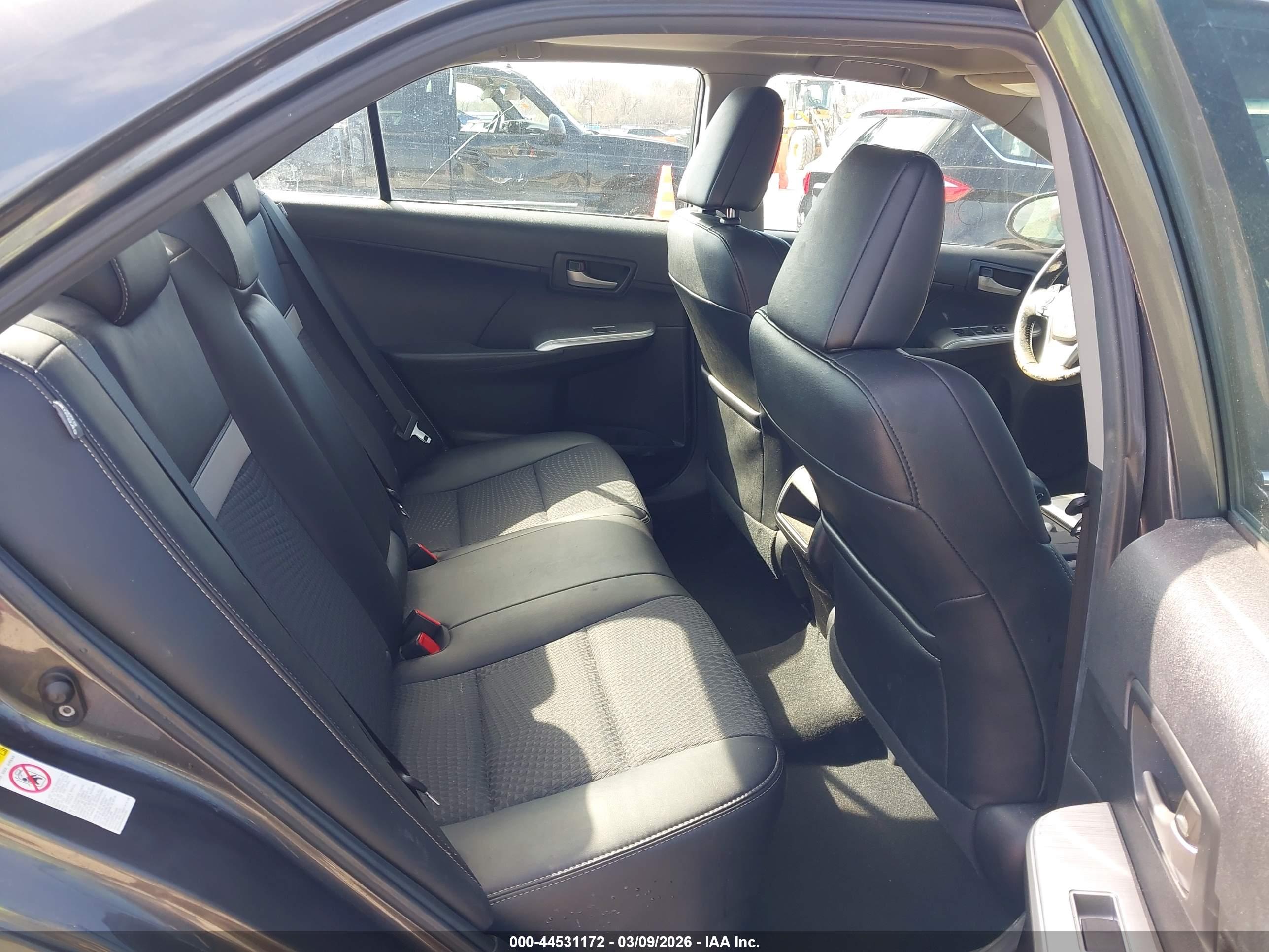 TOYOTA CAMRY image 8