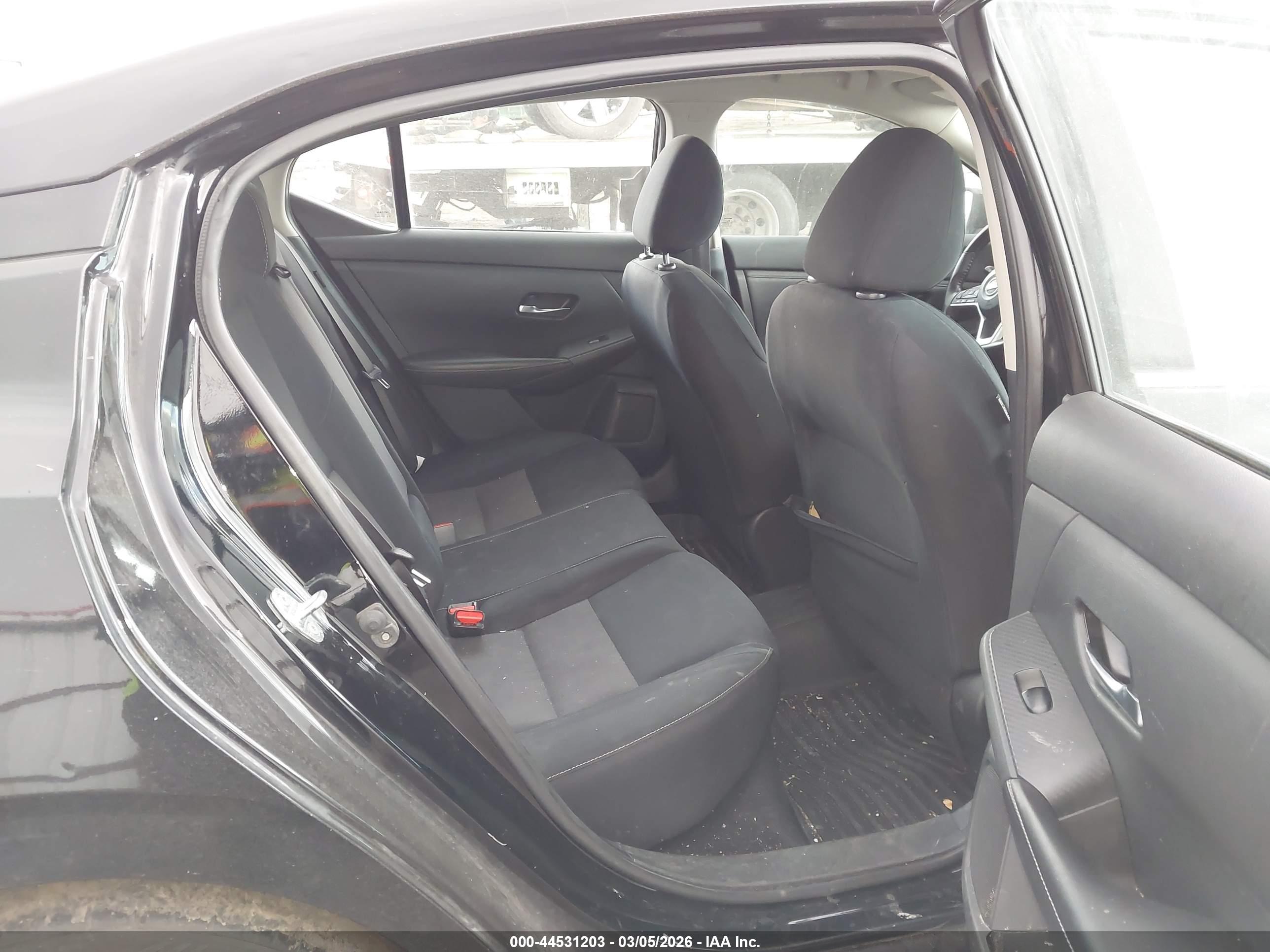 NISSAN SENTRA image 8