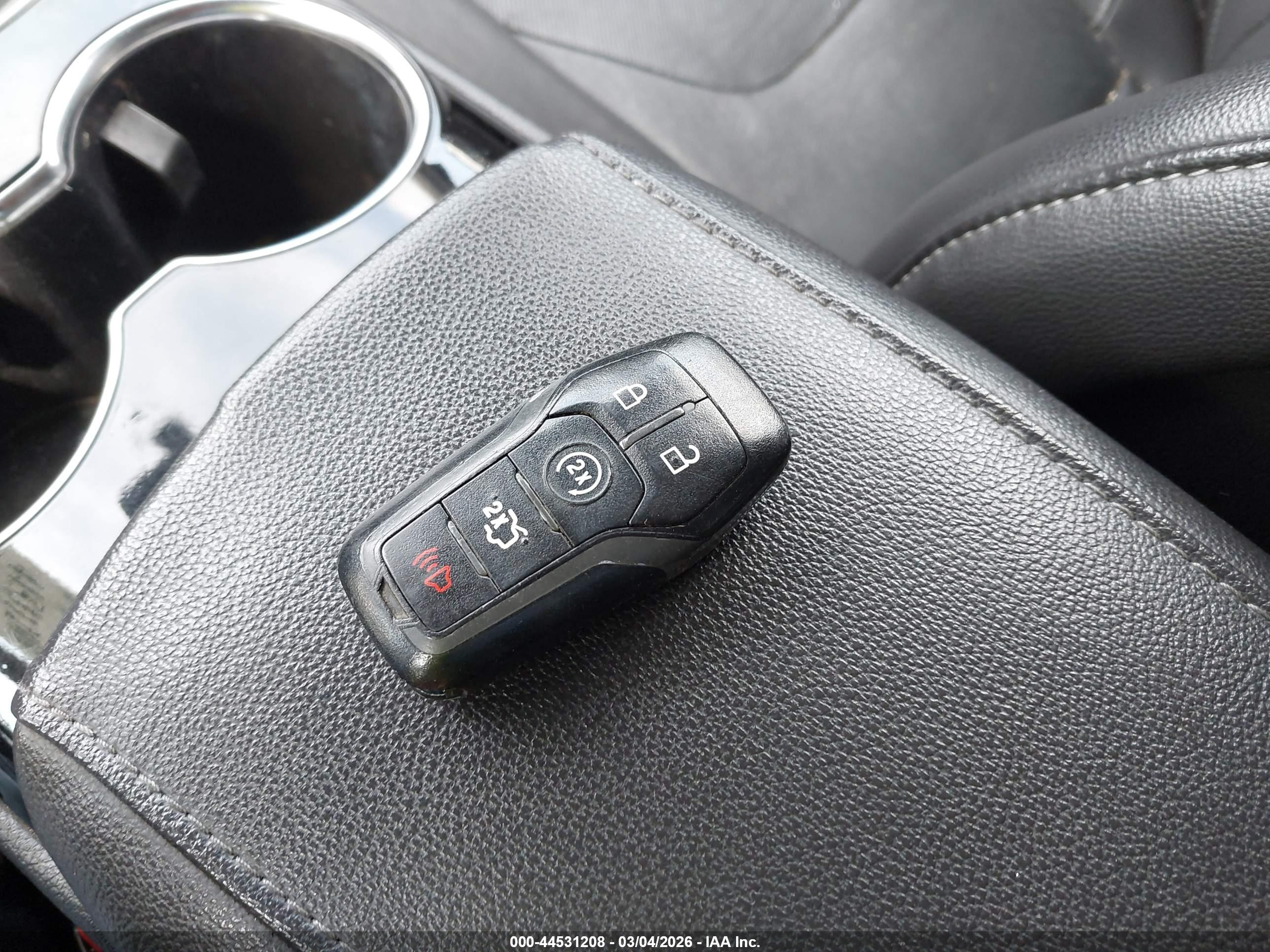 FORD FUSION image 11