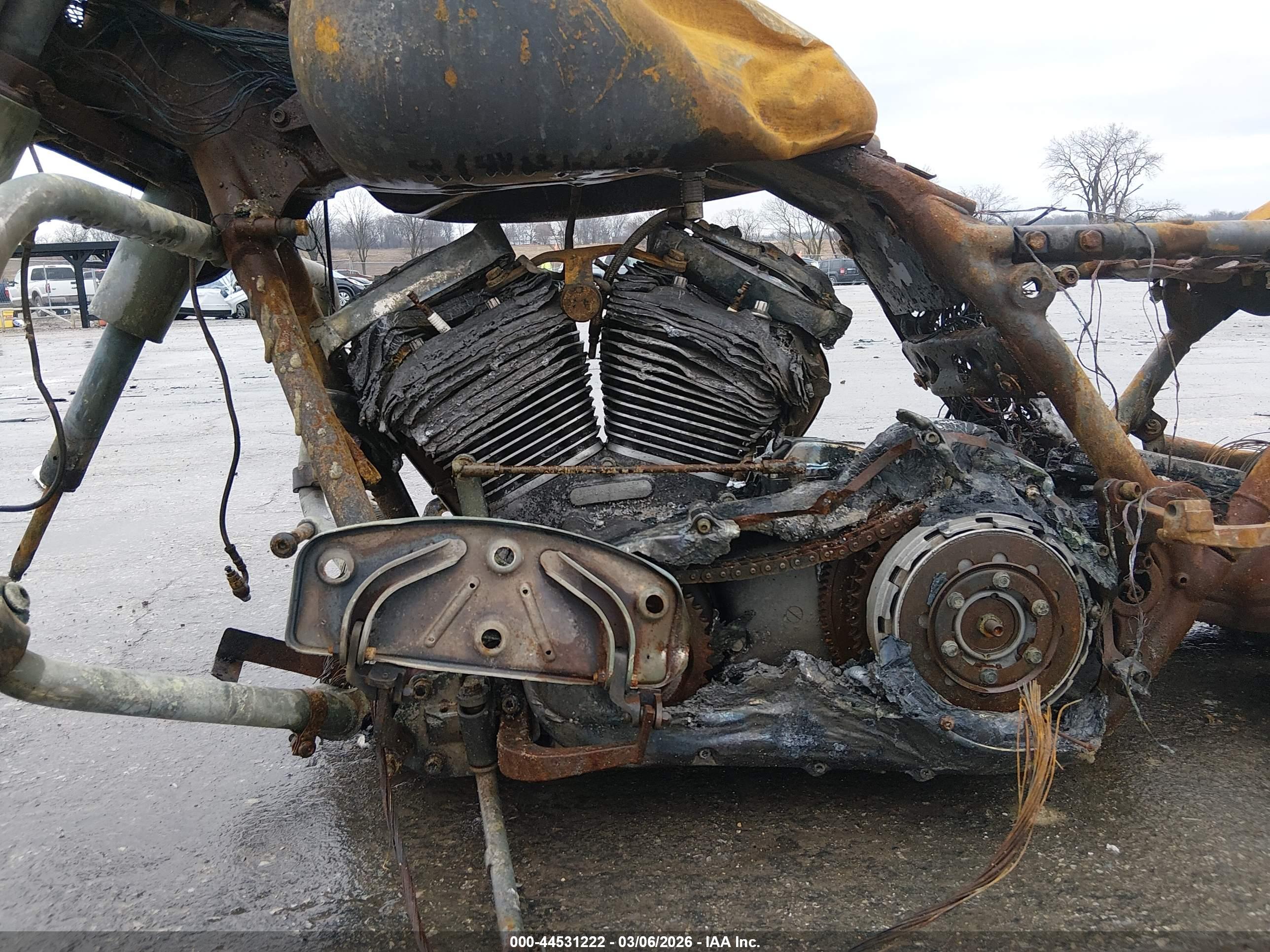 HARLEY-DAVIDSON FLHTK image 9