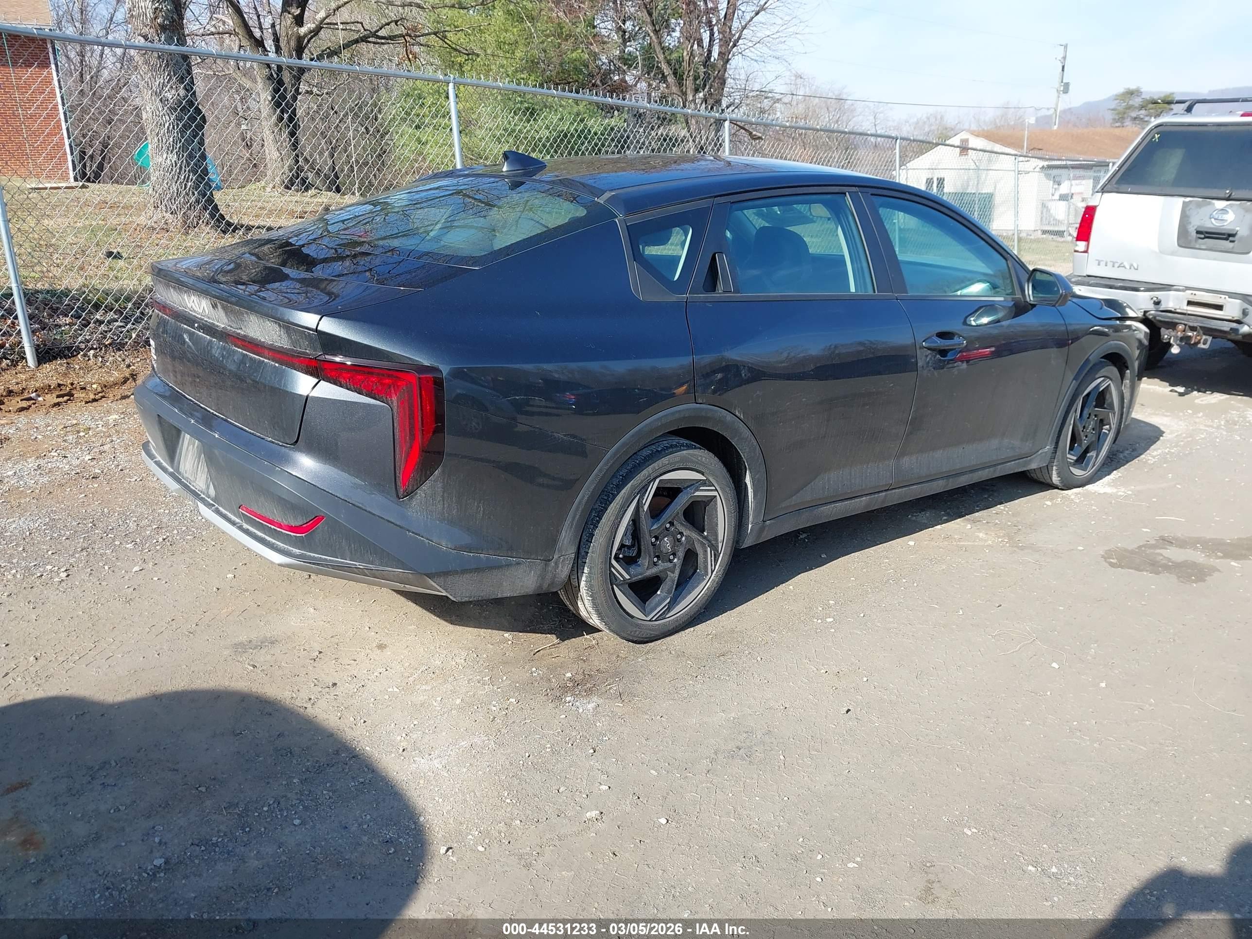 KIA K4 image 4