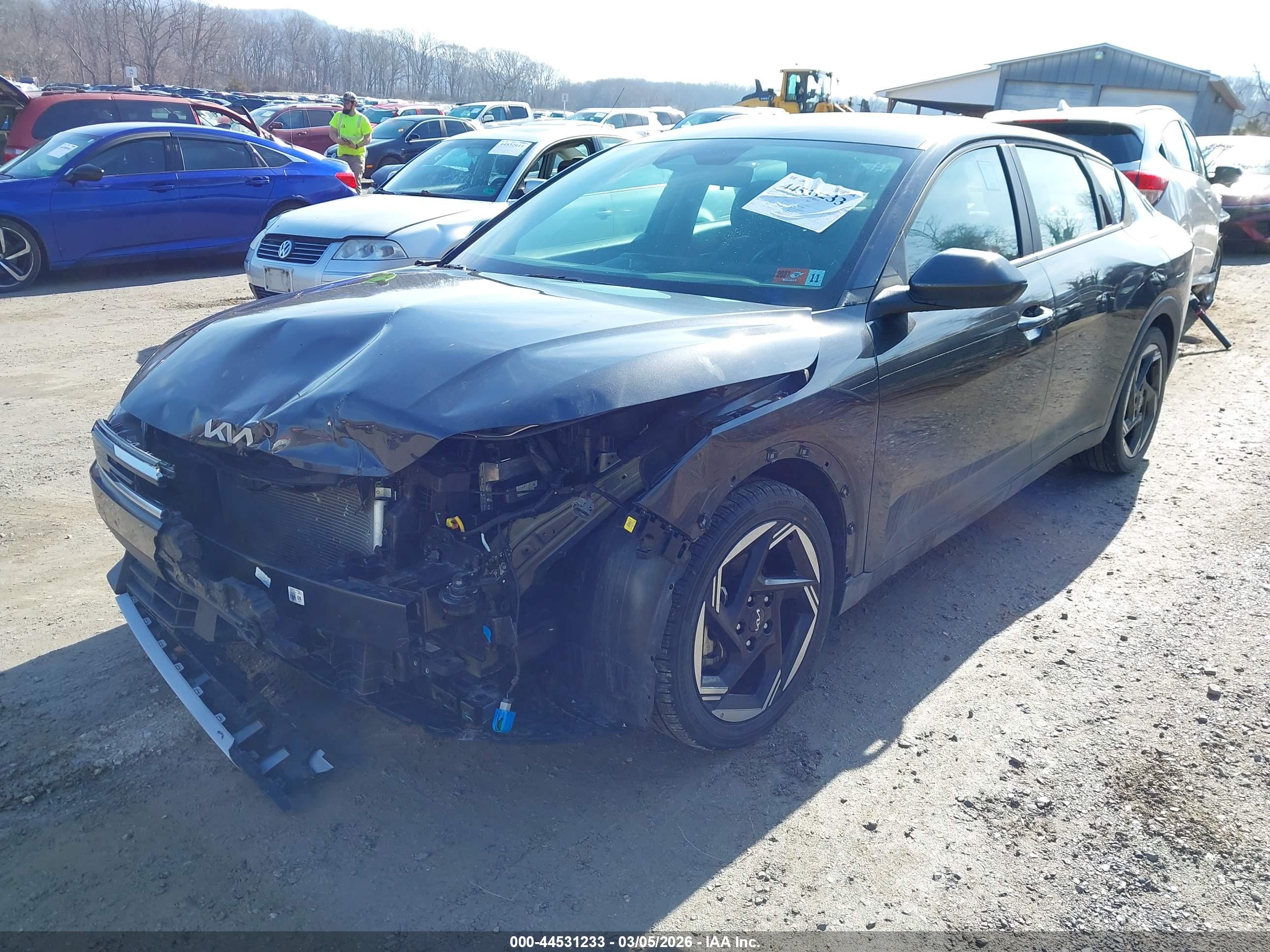 KIA K4 image 6